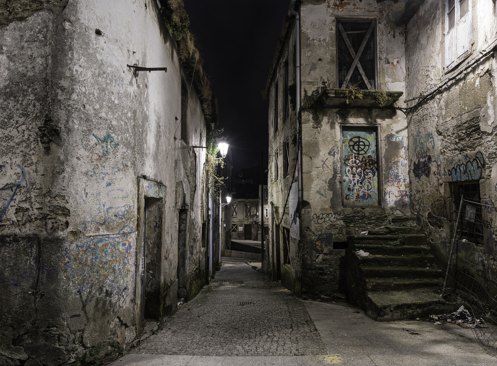 Nikon AF-S Nikkor 14-24mm F2.8G ED sample photo. Callejón de lugo photography