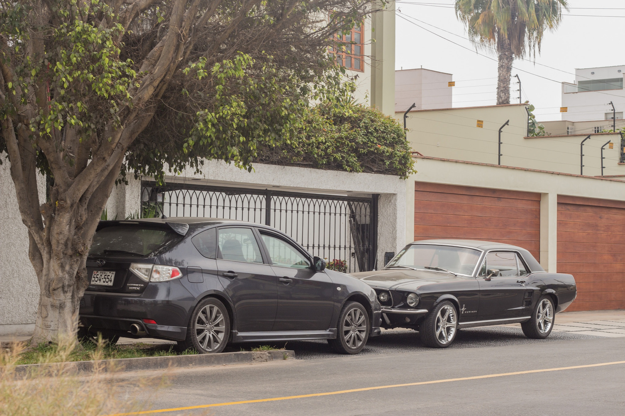 Canon EOS 650D (EOS Rebel T4i / EOS Kiss X6i) + Canon EF 50mm F1.8 II sample photo. Subie & mustang photography