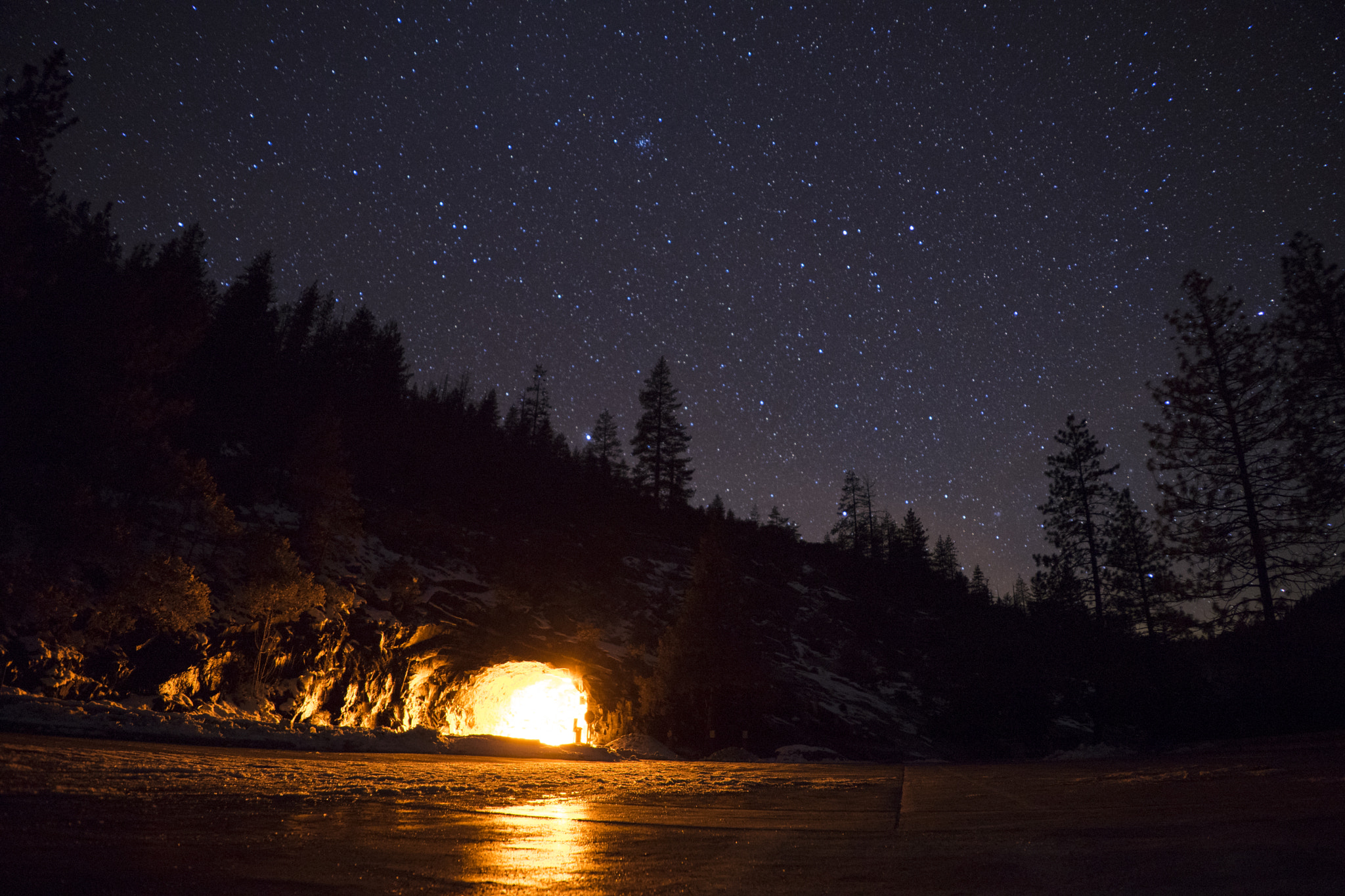 Sony a7 II + FE 21mm F2.8 sample photo. Tunnel on fire photography