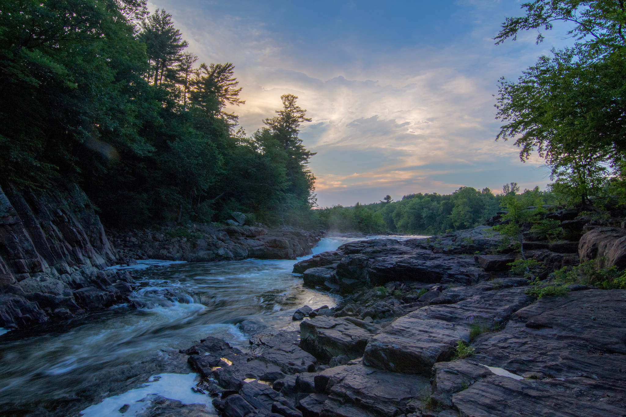 Canon EOS 100D (EOS Rebel SL1 / EOS Kiss X7) sample photo. Hdr of hudson river at end of day, lake luzerne, ny photography