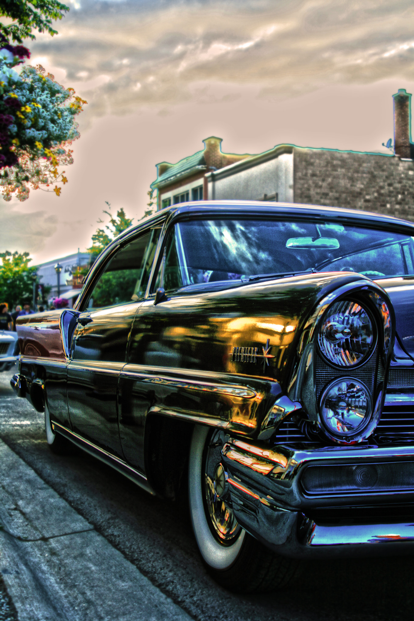 Canon EF 28-105mm f/3.5-4.5 USM sample photo. Old car at sunset photography