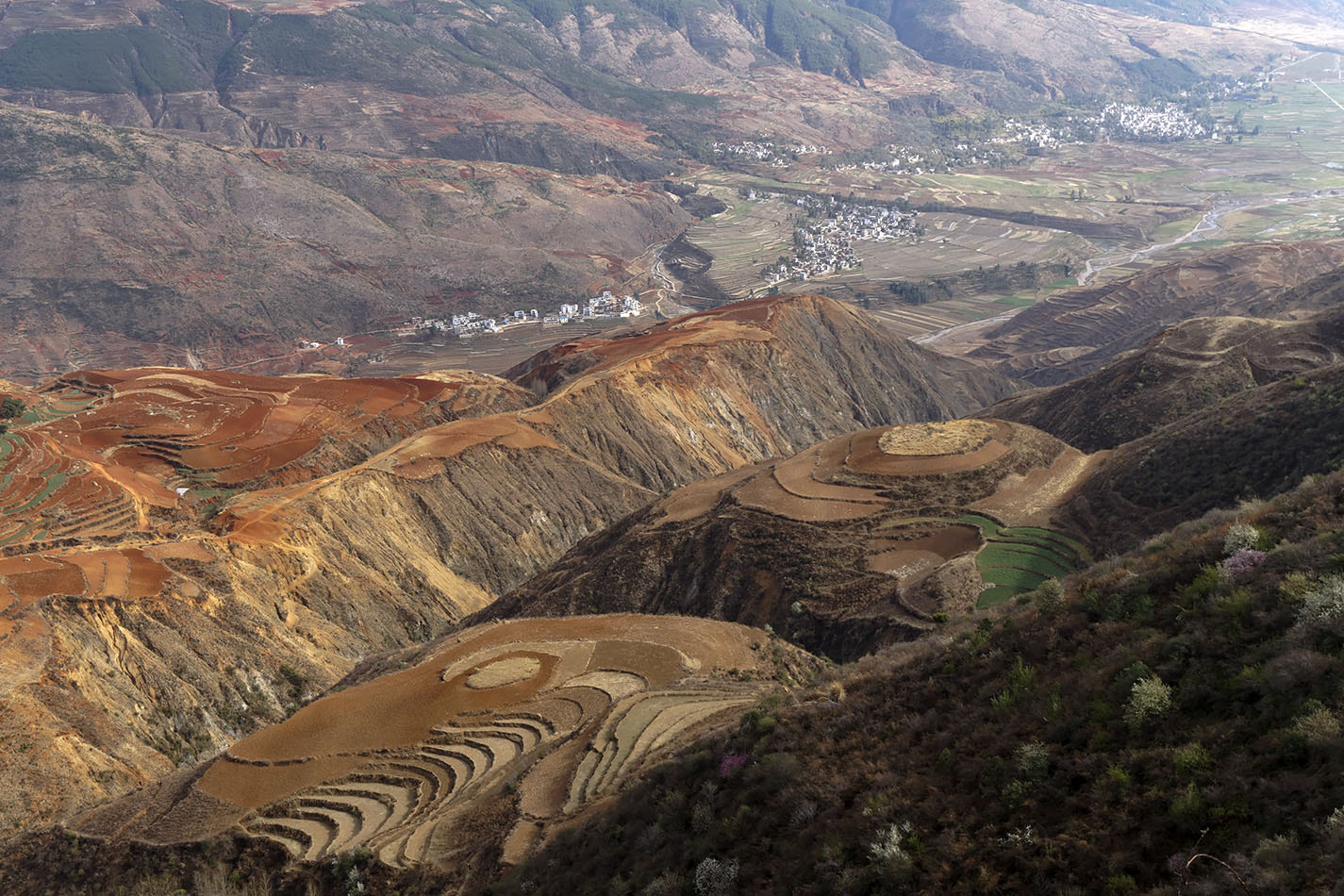 Sony Alpha a3000 + Sony Vario-Tessar T* E 16-70mm F4 ZA OSS sample photo. Dongchuan - yunnan - china photography