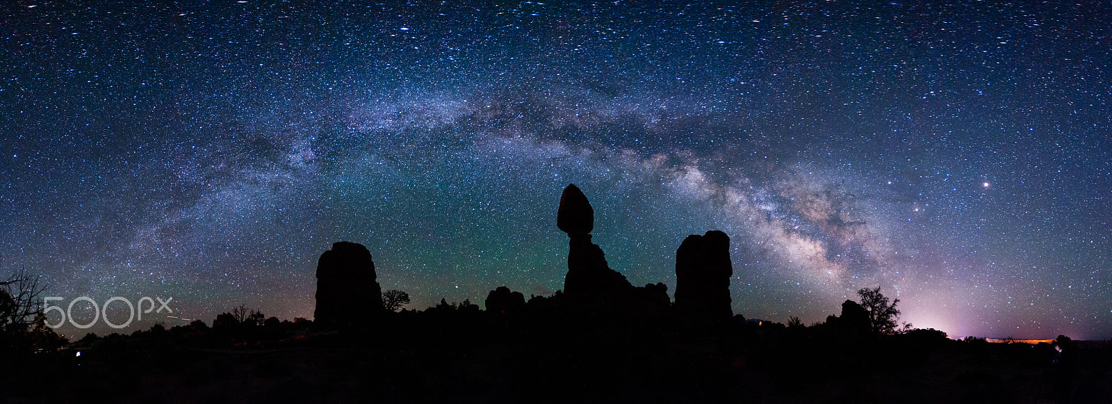 Nikon D700 + Nikon AF Nikkor 20mm F2.8D sample photo. Balanced rock under the milky way photography