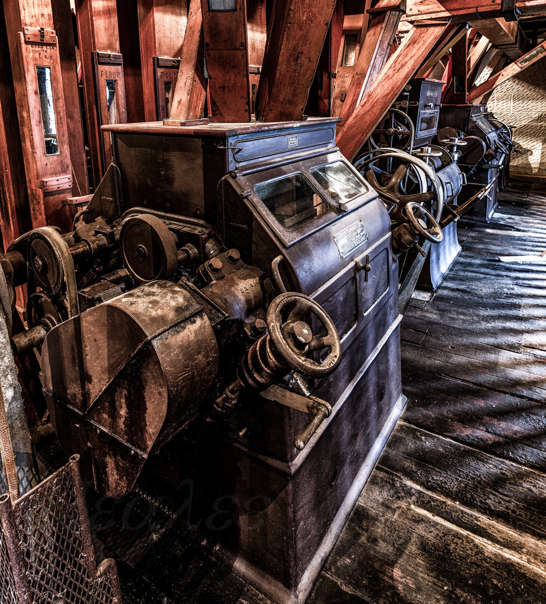 Canon EOS 7D + Canon EF 16-35mm F2.8L USM sample photo. Old flour mill machine photography