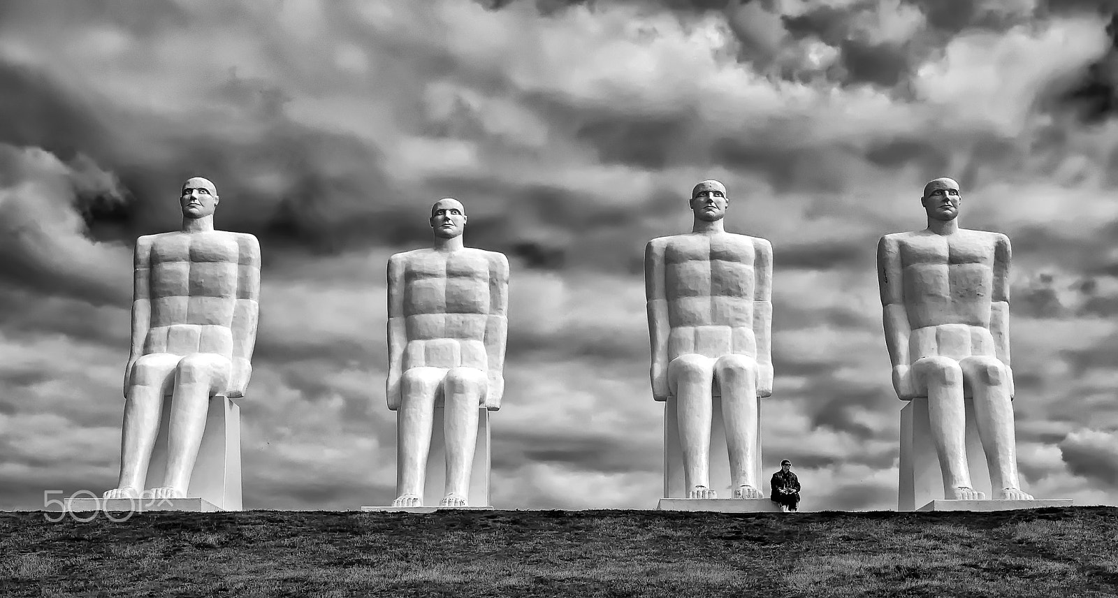 Canon EOS 1000D (EOS Digital Rebel XS / EOS Kiss F) sample photo. Esbjerg, man meets the sea, and gina photography