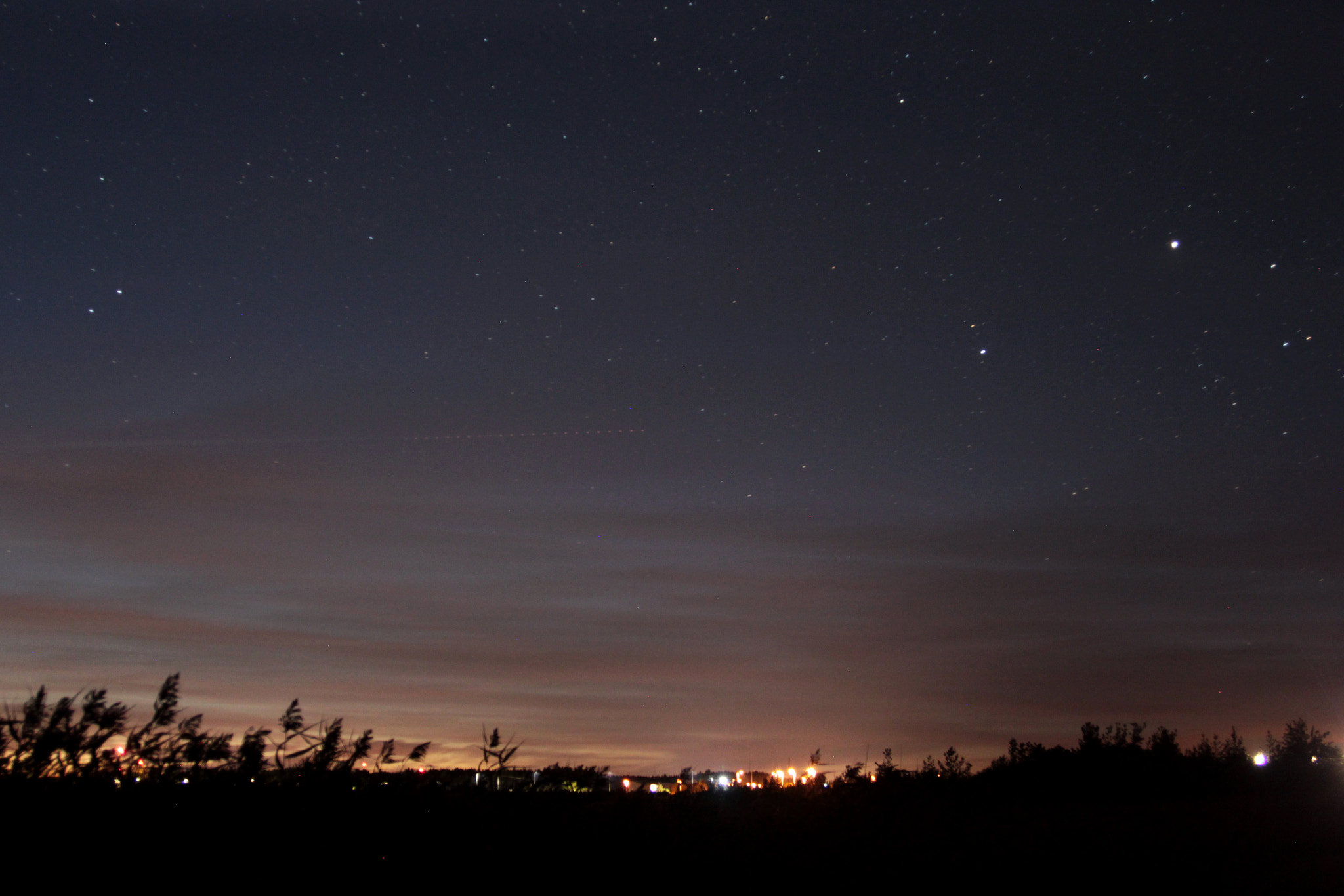 Canon EOS 550D (EOS Rebel T2i / EOS Kiss X4) + Canon EF 24-85mm F3.5-4.5 USM sample photo. Night sky photography