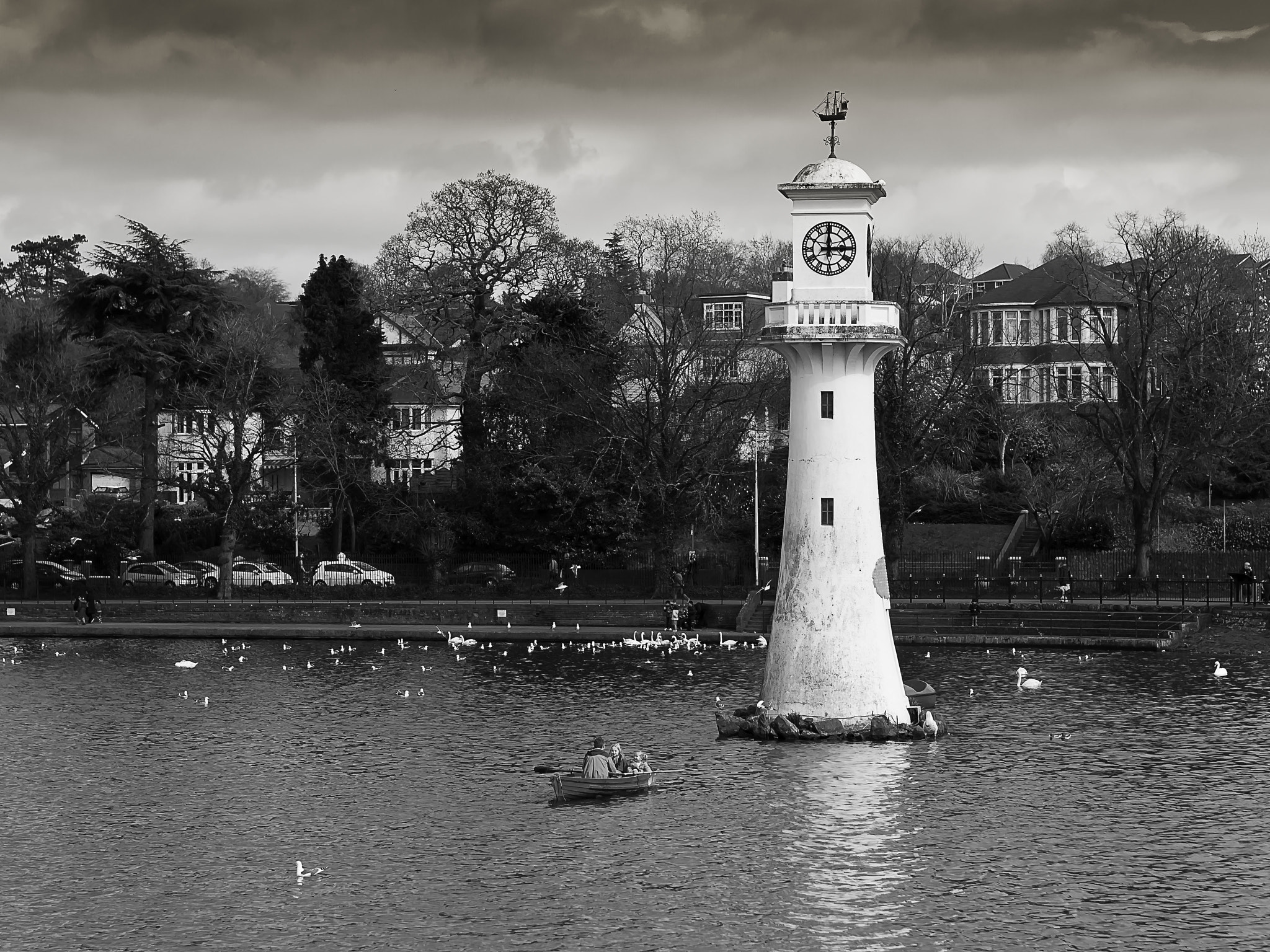 Panasonic Lumix DMC-G3 + Olympus M.Zuiko Digital 45mm F1.8 sample photo. Roath park lake, cardiff photography