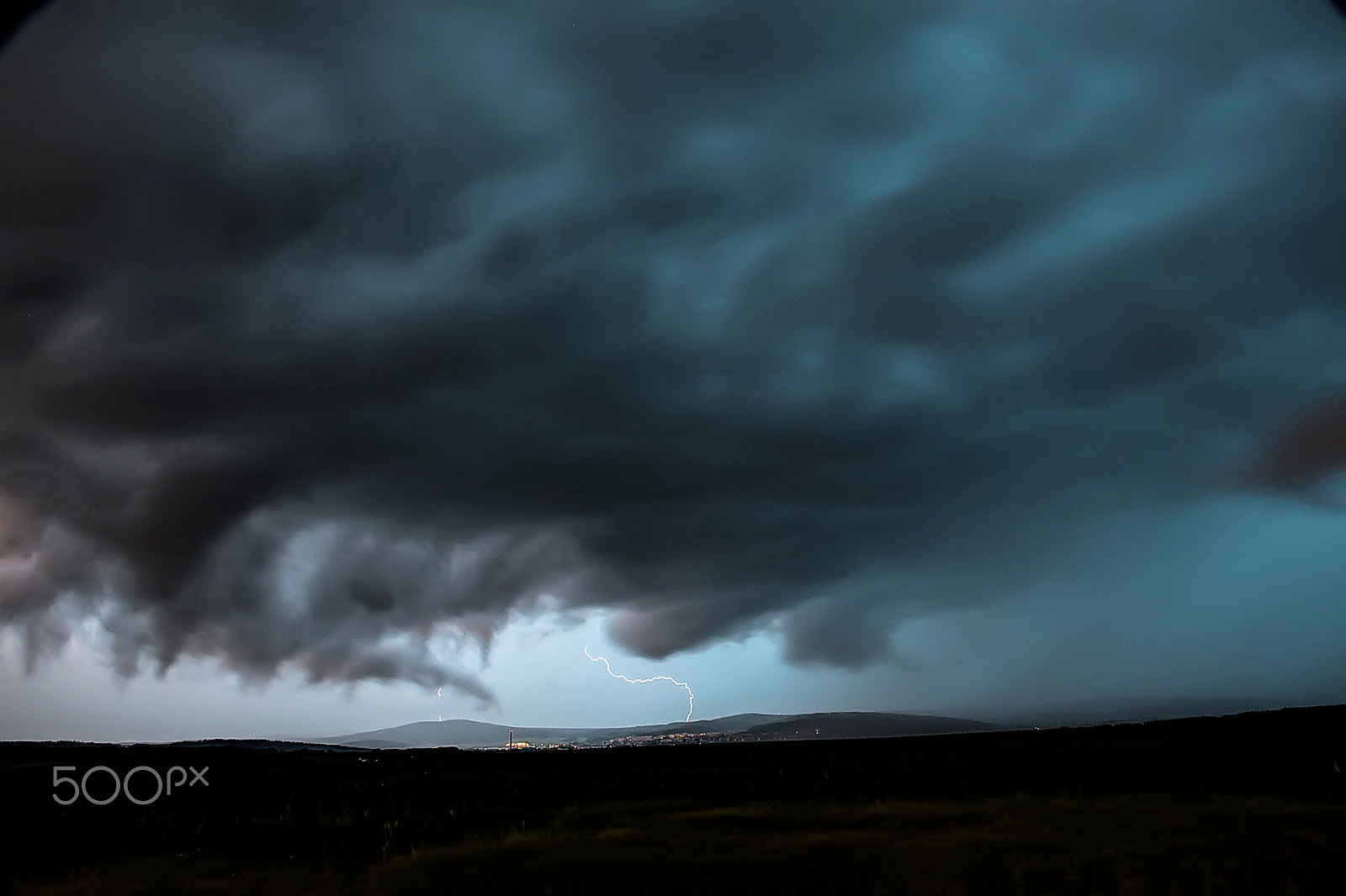 16.00 - 85.00 mm f/3.5 - 5.6 sample photo. Storm photography