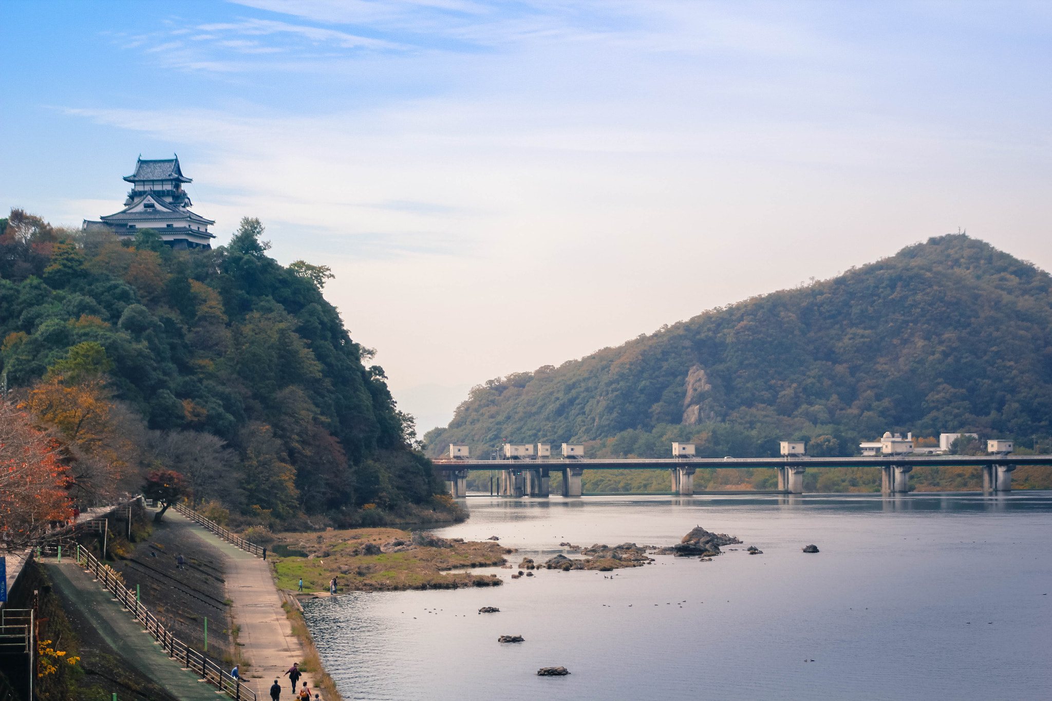 Canon EF 75-300mm f/4-5.6 USM sample photo. The watching emperor photography
