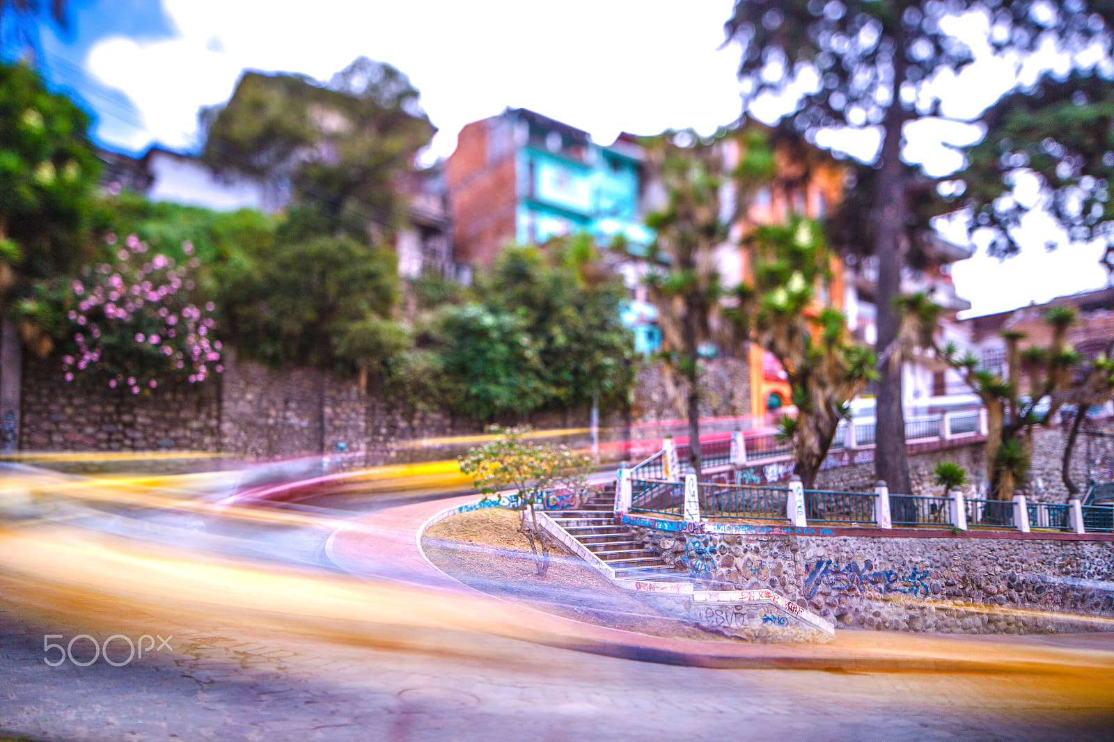 Canon TS-E 24.0mm f/3.5 L II sample photo. Cuenca. ecuador. traffic photography