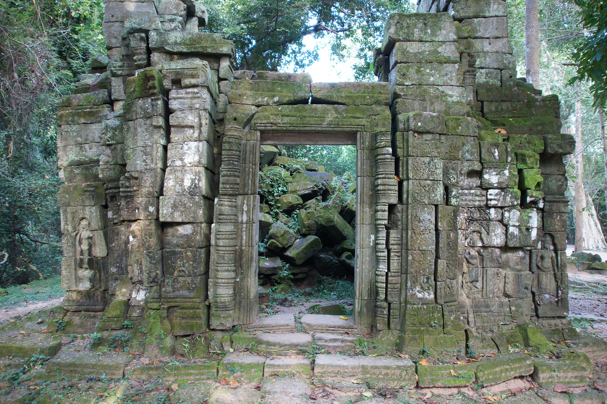 Sony Alpha DSLR-A580 sample photo. Angkor photography