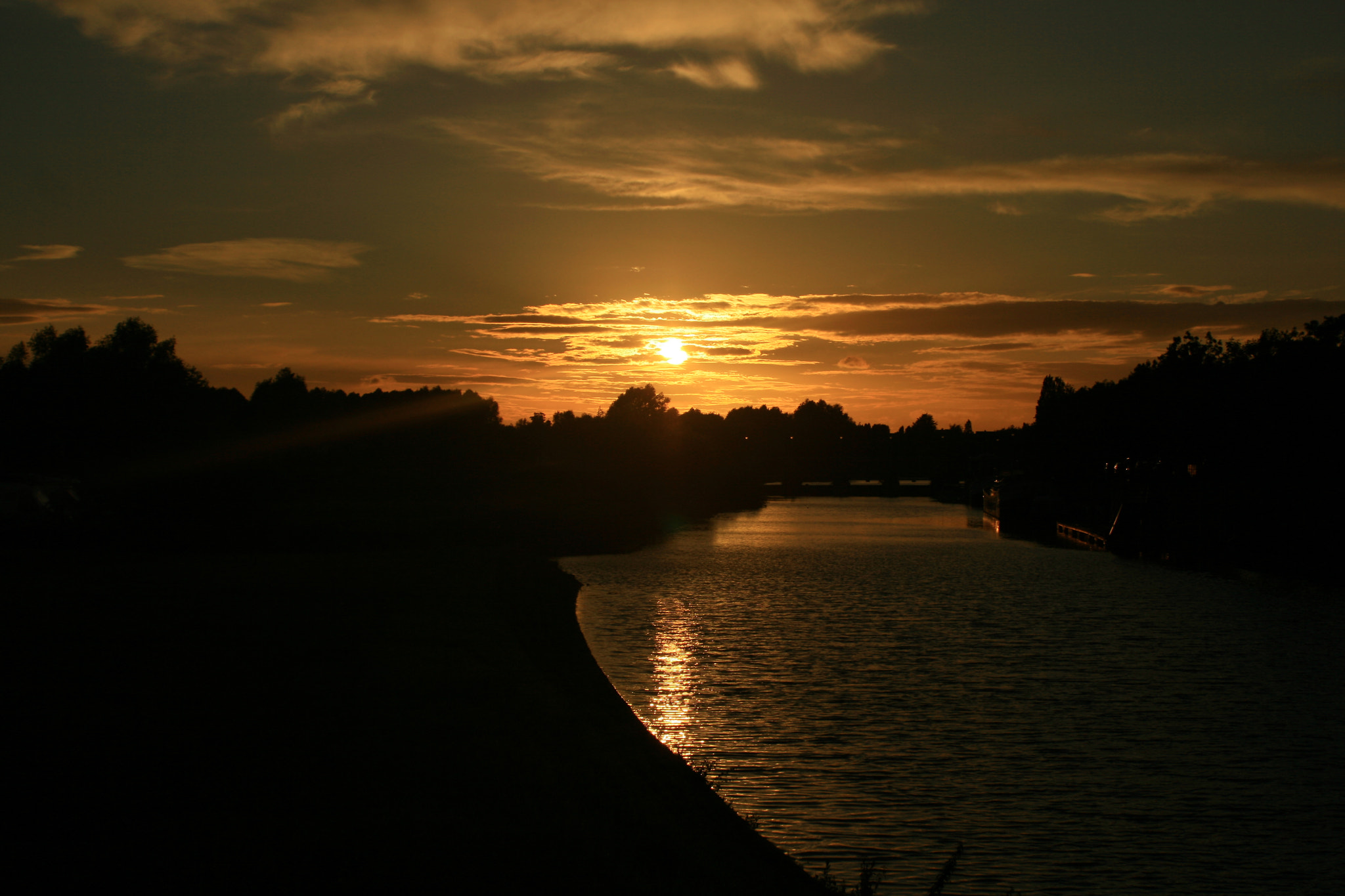 Canon EF 28-80mm f/3.5-5.6 sample photo. Soleil photography