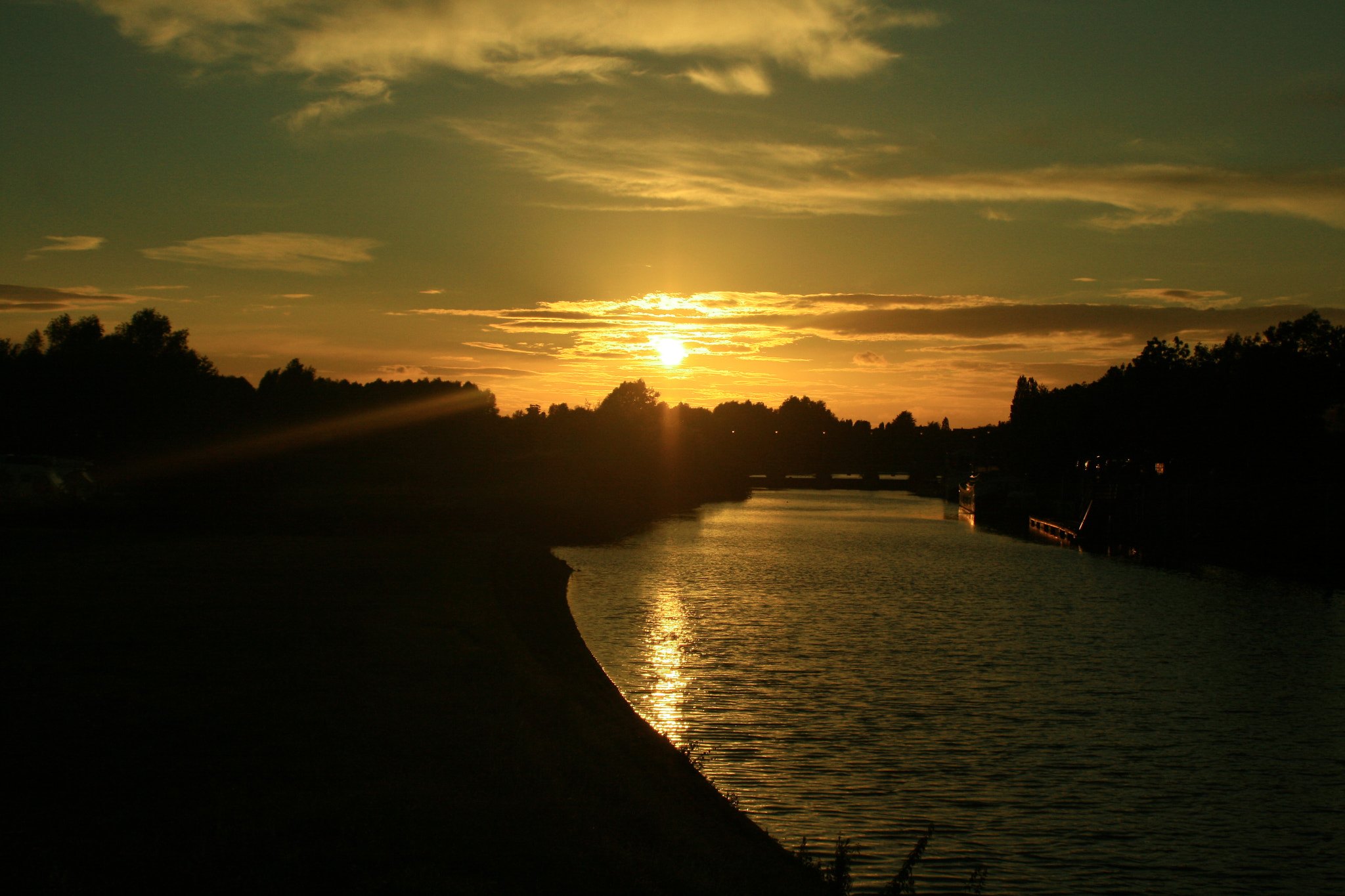 Canon EF 28-80mm f/3.5-5.6 sample photo. Soleil photography