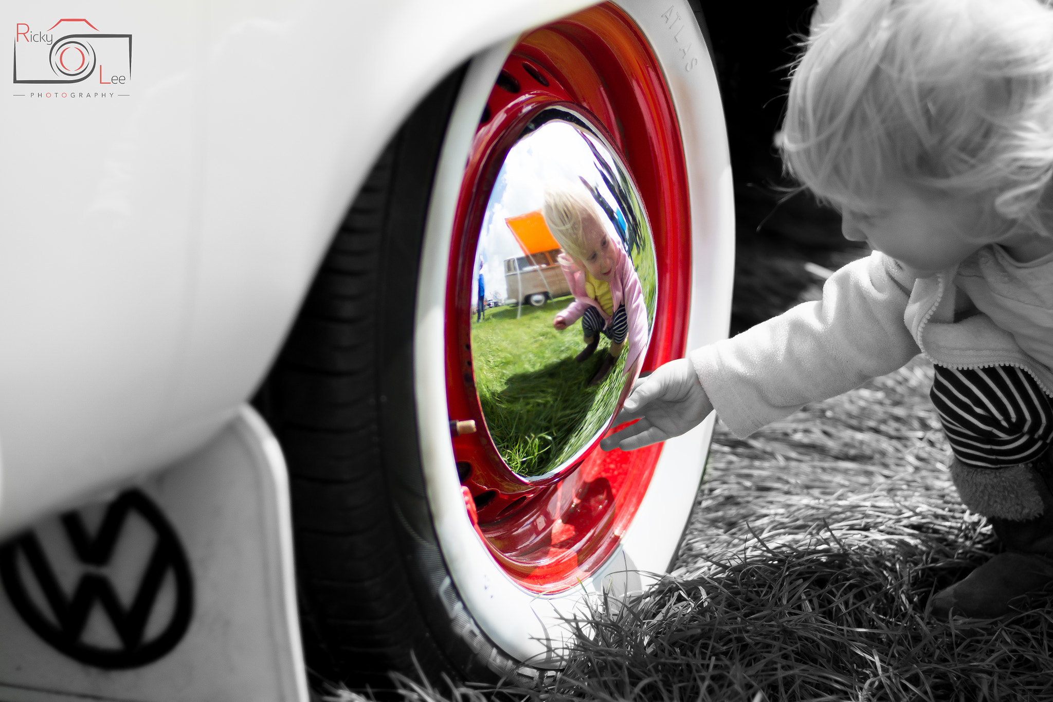Nikon D7200 + Nikon AF Nikkor 50mm F1.4D sample photo. The gorgeous  ellie in awe over her reflection photography