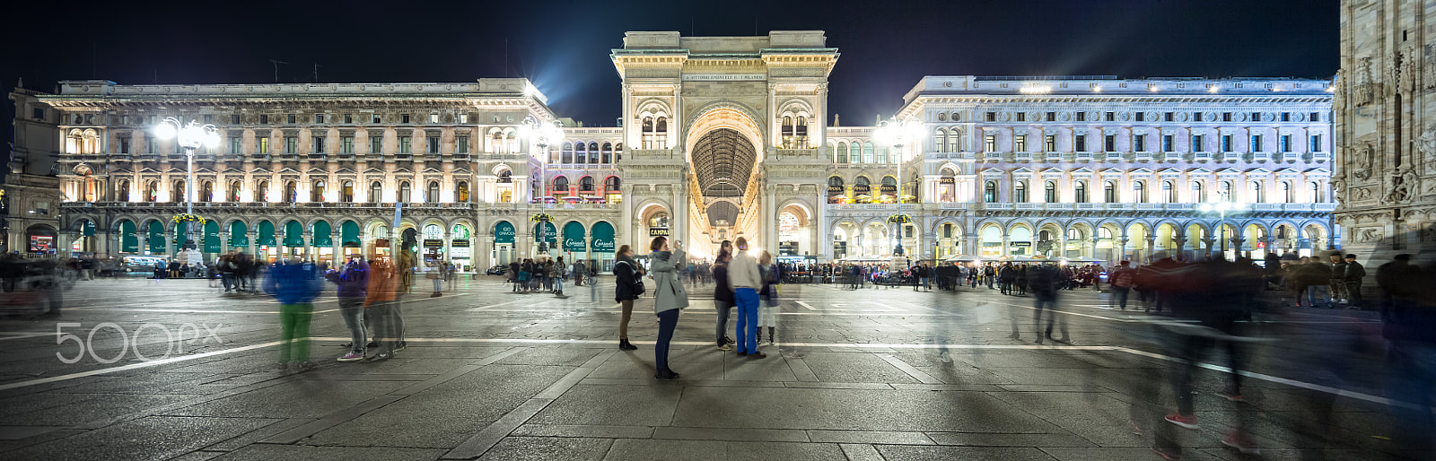 Canon EOS-1D X + Canon TS-E 17mm F4L Tilt-Shift sample photo. Photo of milan cathedral - piazza del duomo photography