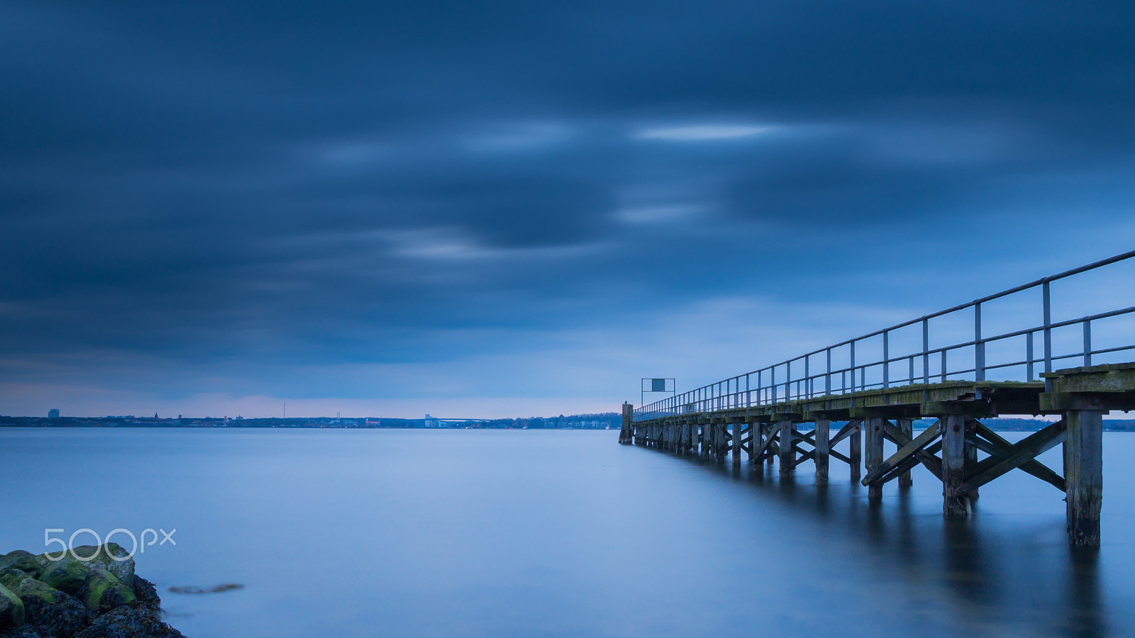 Sony Alpha NEX-3N + Sigma 19mm F2.8 EX DN sample photo. Stillness photography