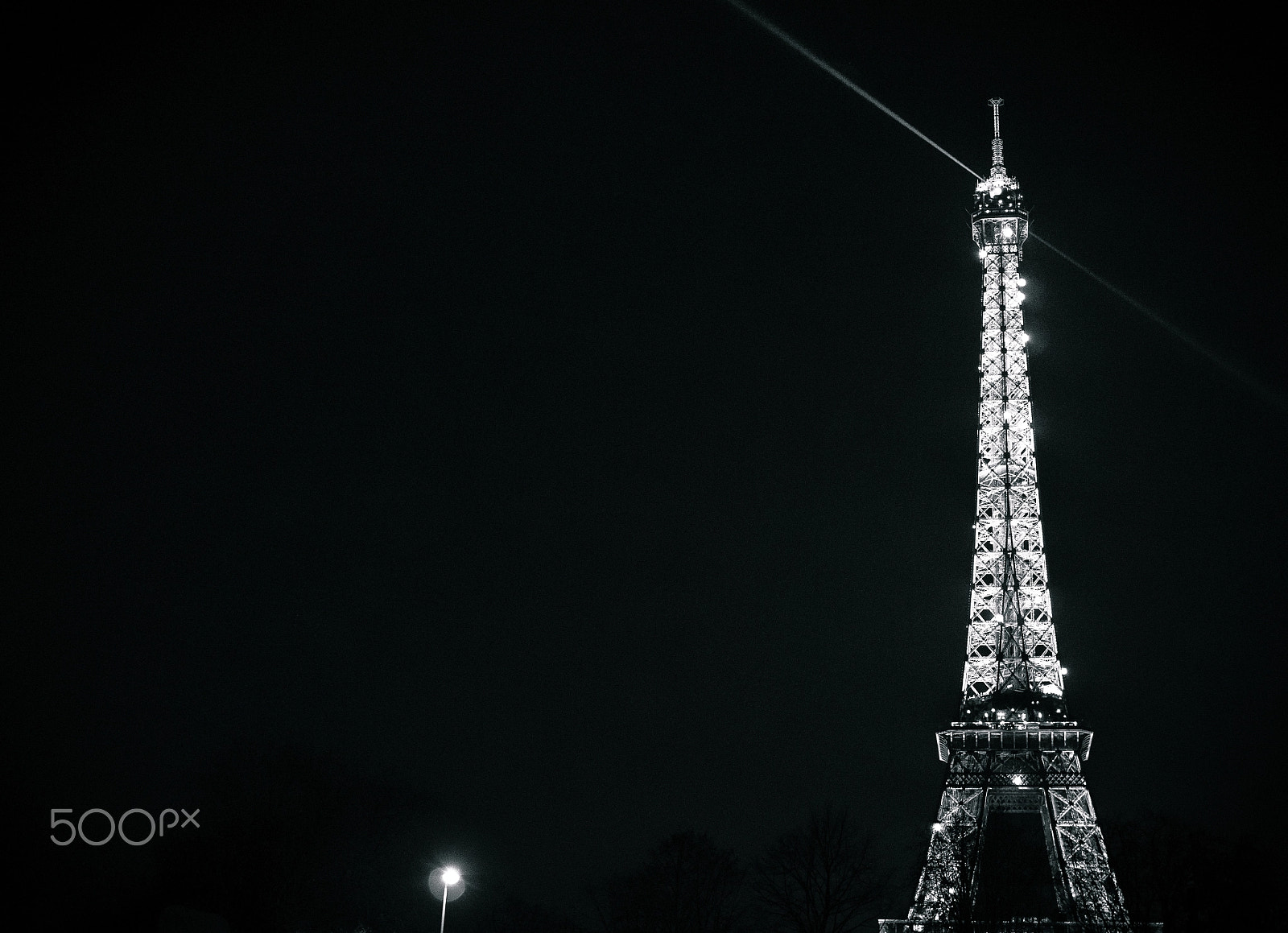 Olympus OM-D E-M5 II + Olympus M.Zuiko Digital 25mm F1.8 sample photo. Eiffel tower photography