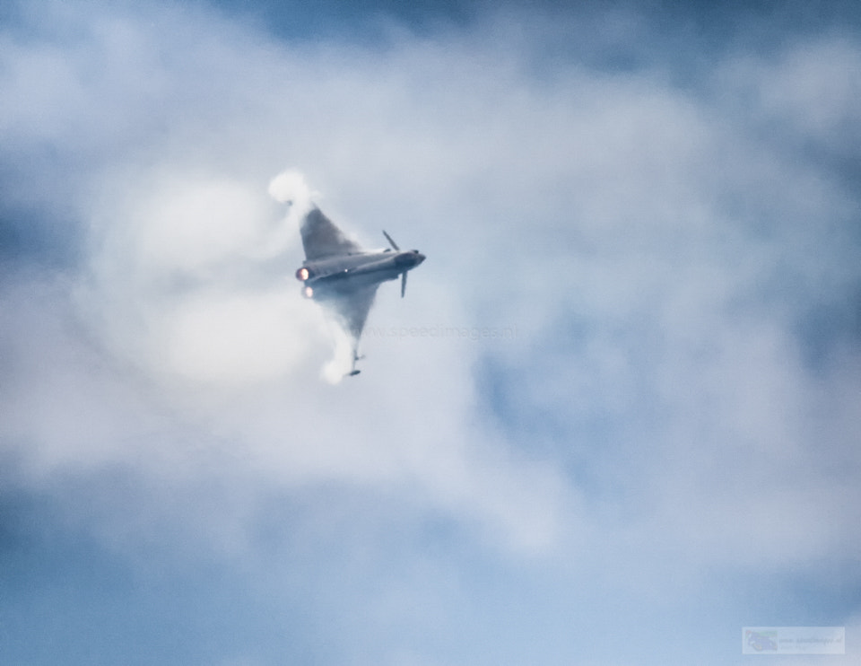 Canon EF 200mm F2.8L II USM sample photo. Blurry typhoon photography