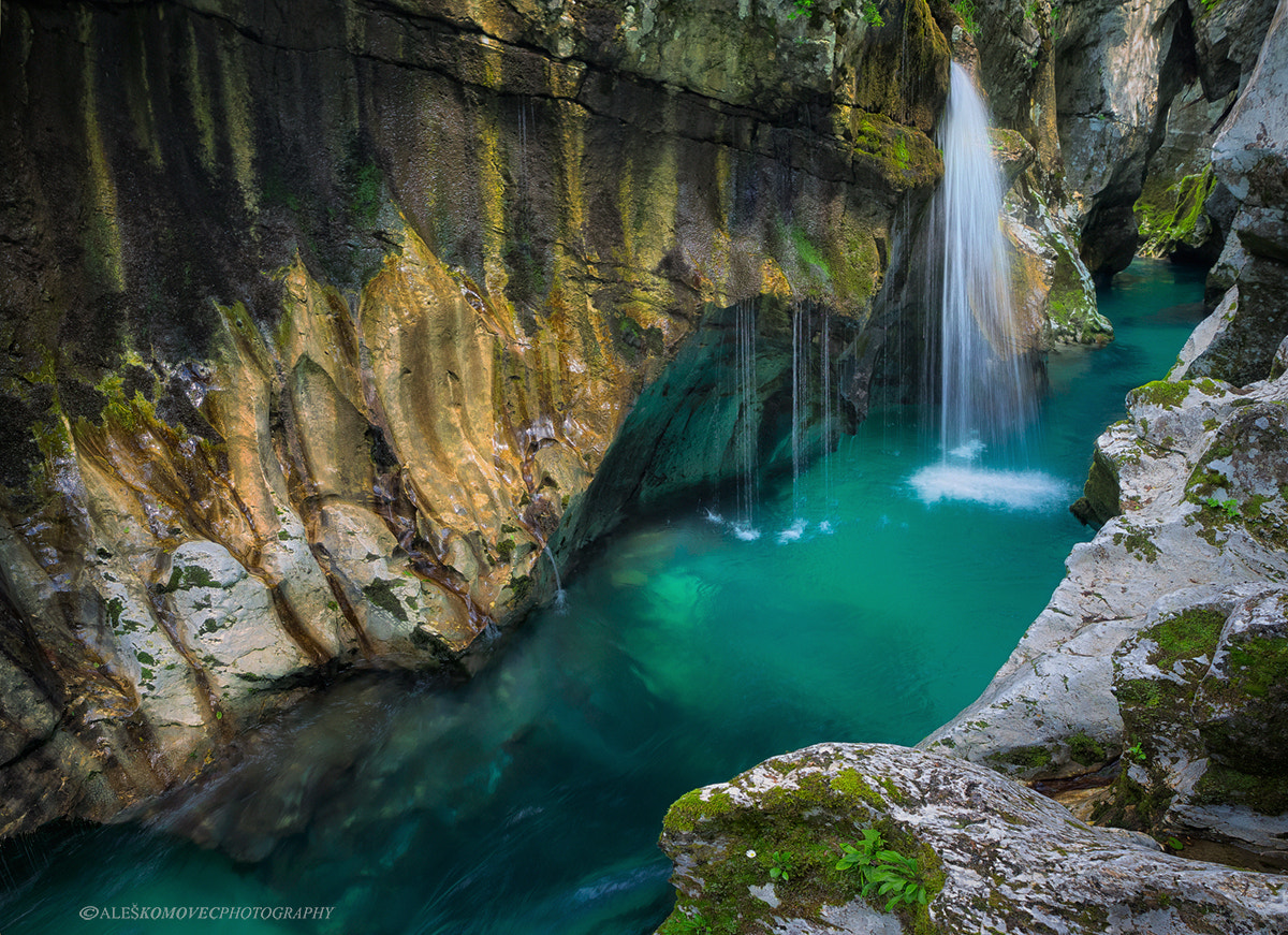 Olympus Zuiko Digital ED 12-60mm F2.8-4.0 SWD sample photo. Great gorge of the soča river photography