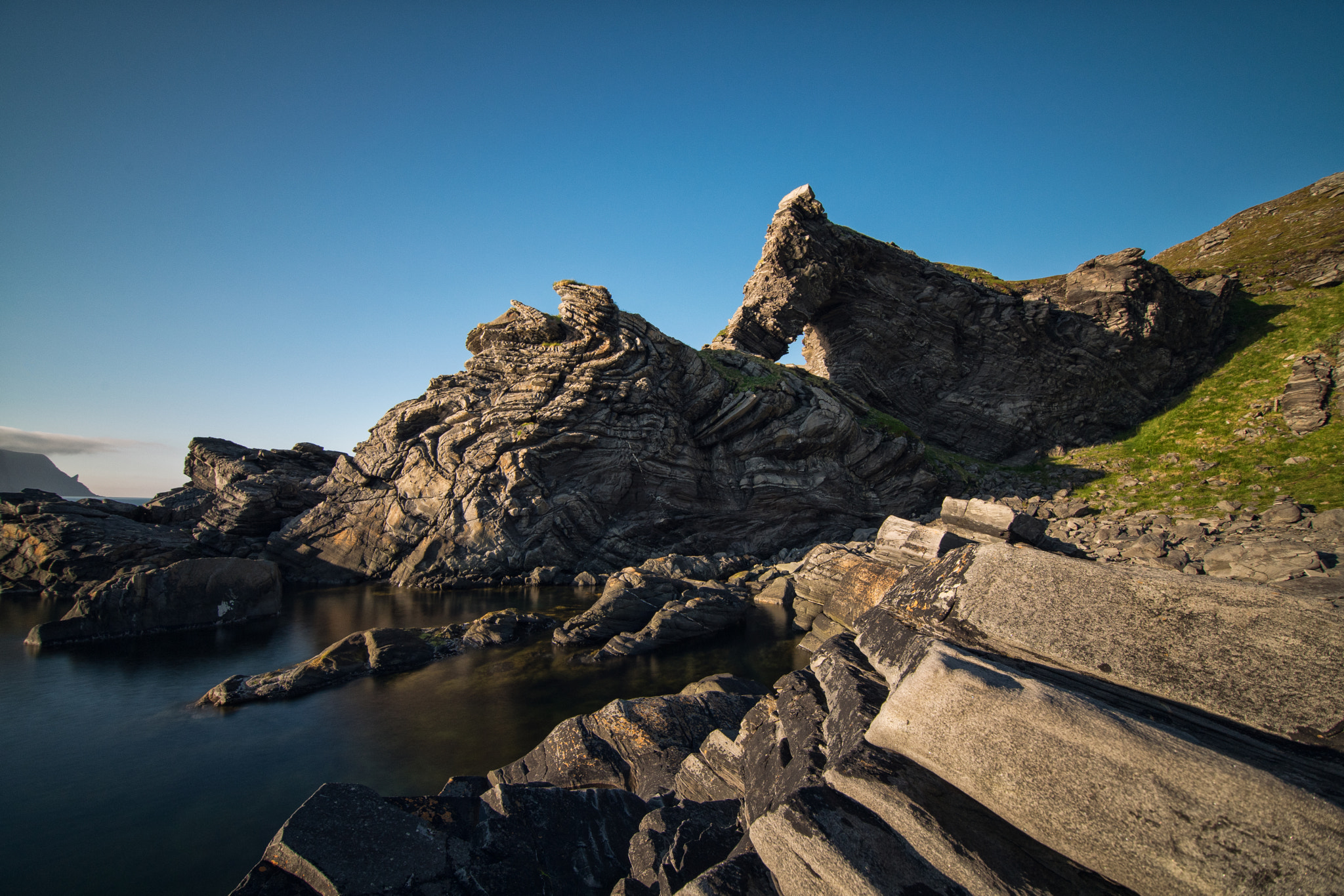 11-16mm F2.8 G sample photo. Kirkeporten photography