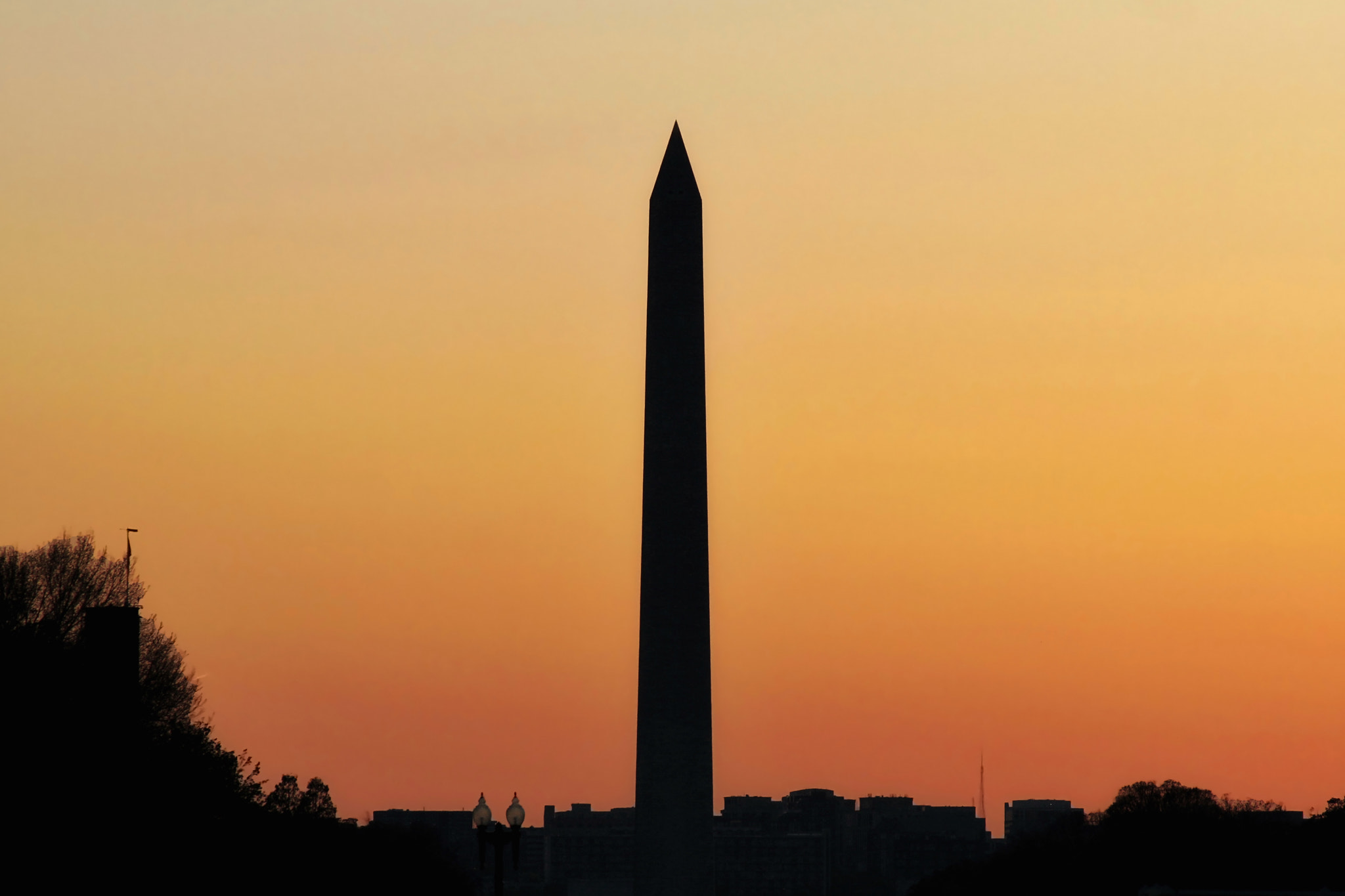 Canon EF 28-135mm F3.5-5.6 IS USM sample photo. Washington monument at sunset photography