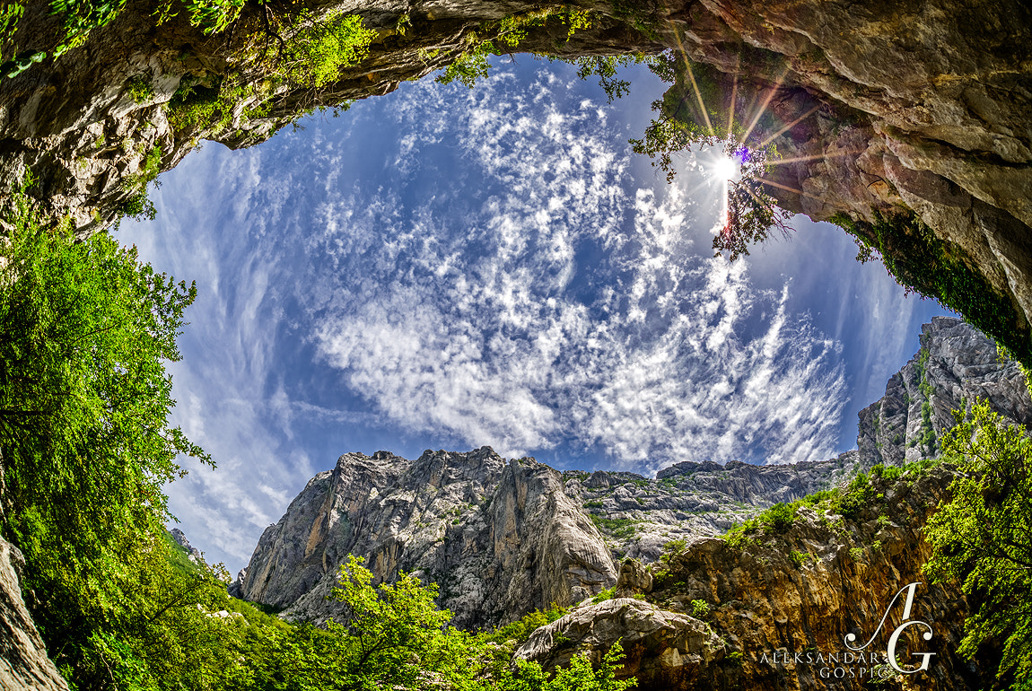 Nikon D800E + Sigma 15mm F2.8 EX DG Diagonal Fisheye sample photo. Deep inside photography