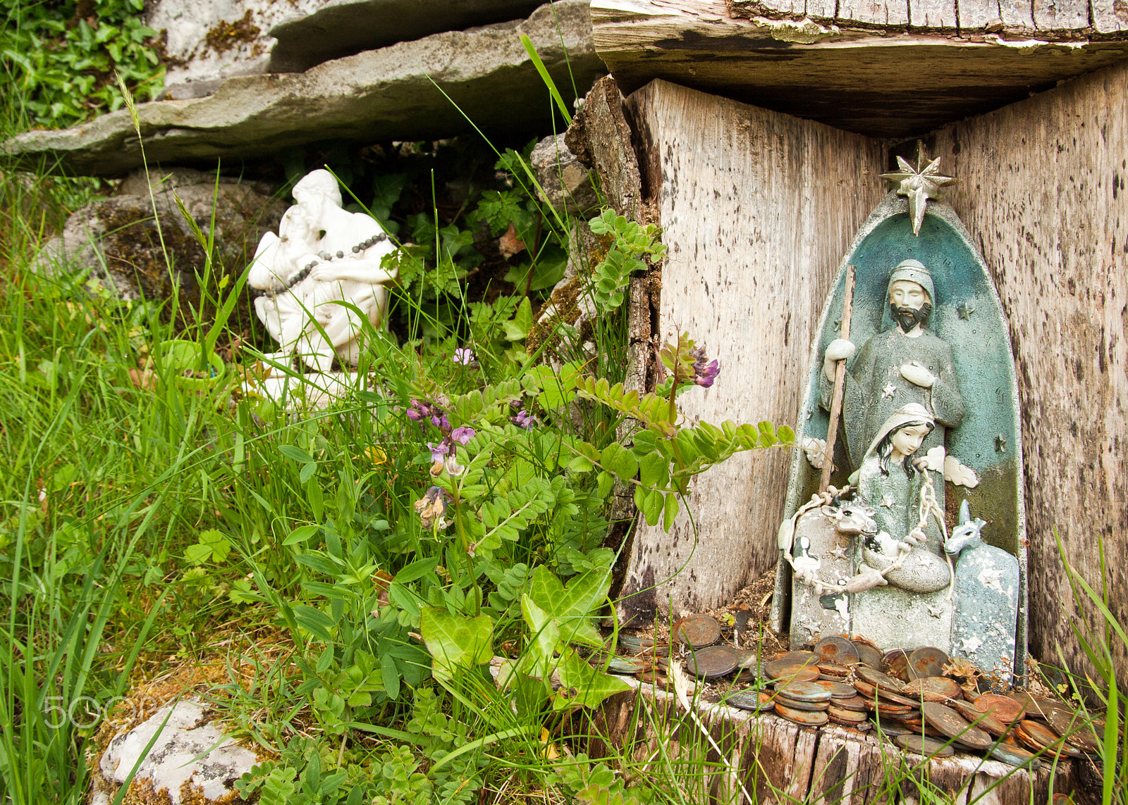 Canon EOS 1000D (EOS Digital Rebel XS / EOS Kiss F) sample photo. Holy well photography