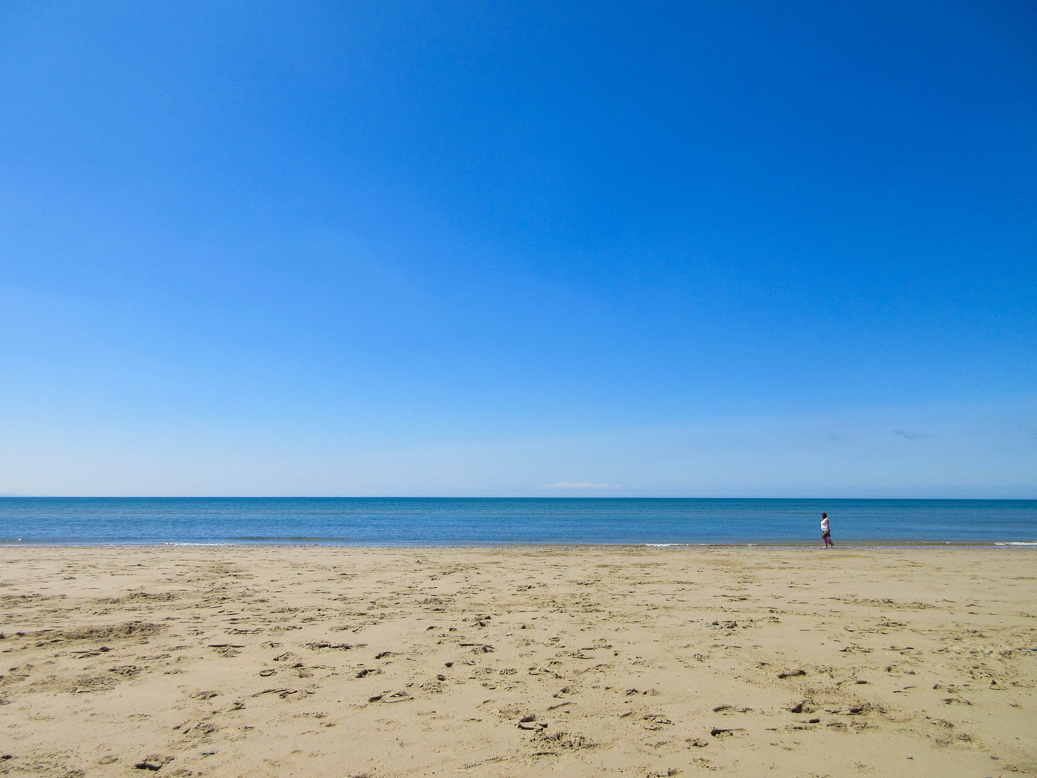 Canon PowerShot ELPH 350 HS (IXUS 275 HS / IXY 640) sample photo. Beach, sea and blue sky photography