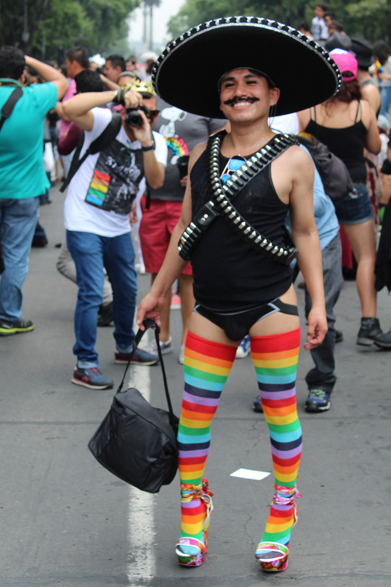 Canon EOS 1200D (EOS Rebel T5 / EOS Kiss X70 / EOS Hi) + Canon EF-S 18-55mm F3.5-5.6 III sample photo. Mexico city pride 2016 photography