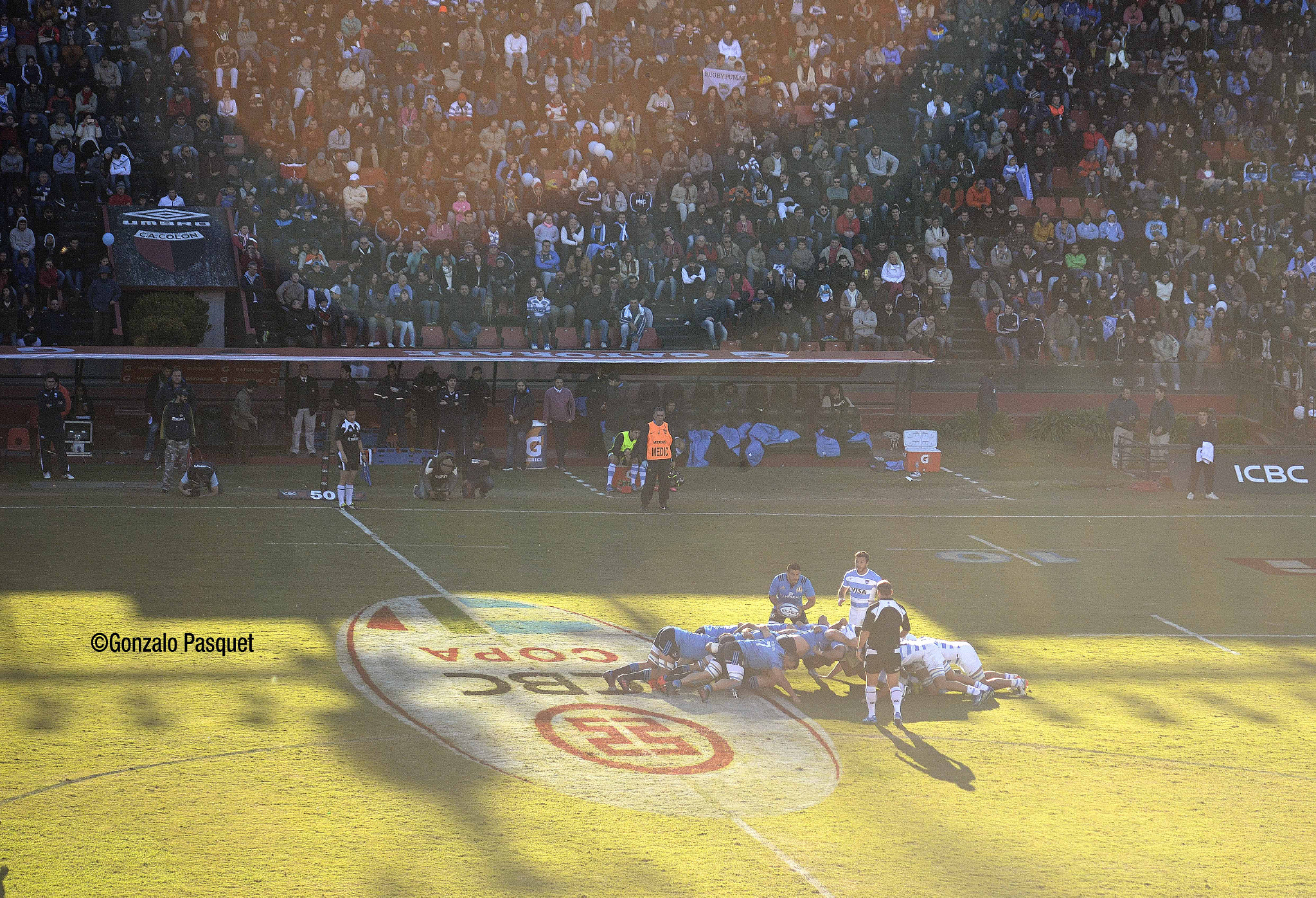 Nikon D7100 + Sigma 70-300mm F4-5.6 DG Macro sample photo. Scrum entre los pumas e italia, 2016 photography