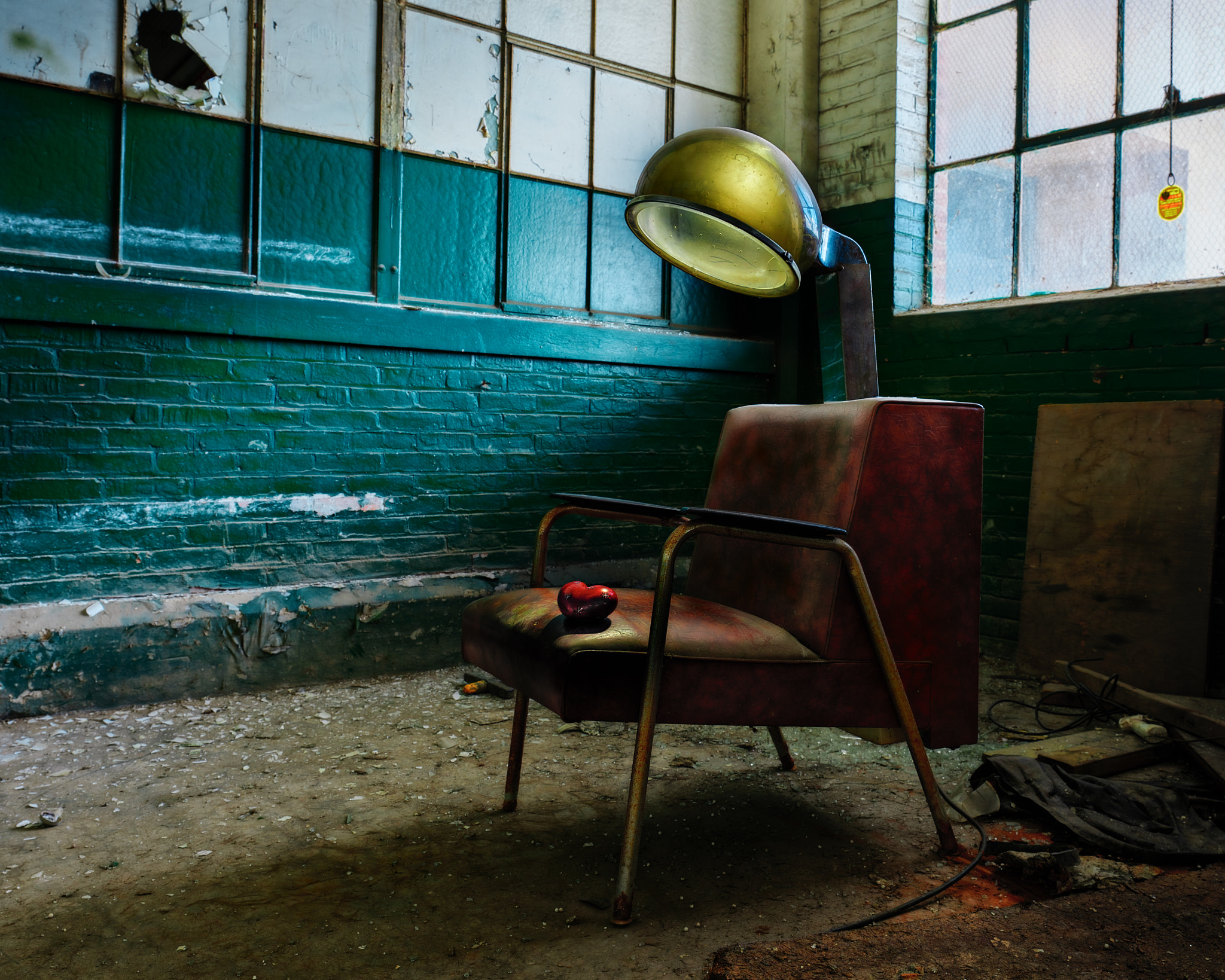 Phase One IQ3 100MP + Schneider LS 35mm f/3.5 sample photo. Love in the strangest places! photography