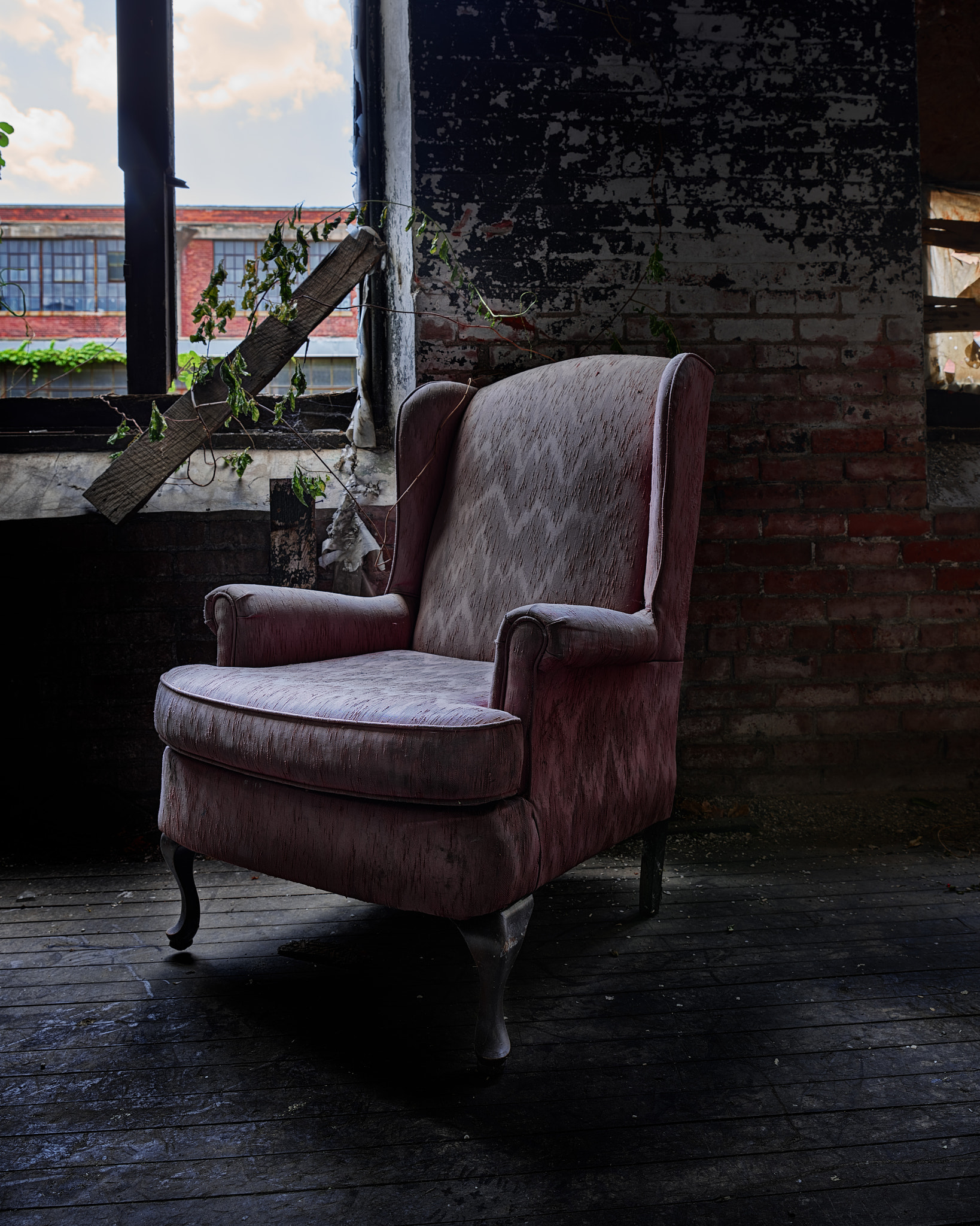 Phase One IQ3 100MP + Schneider LS 35mm f/3.5 sample photo. Chair photography