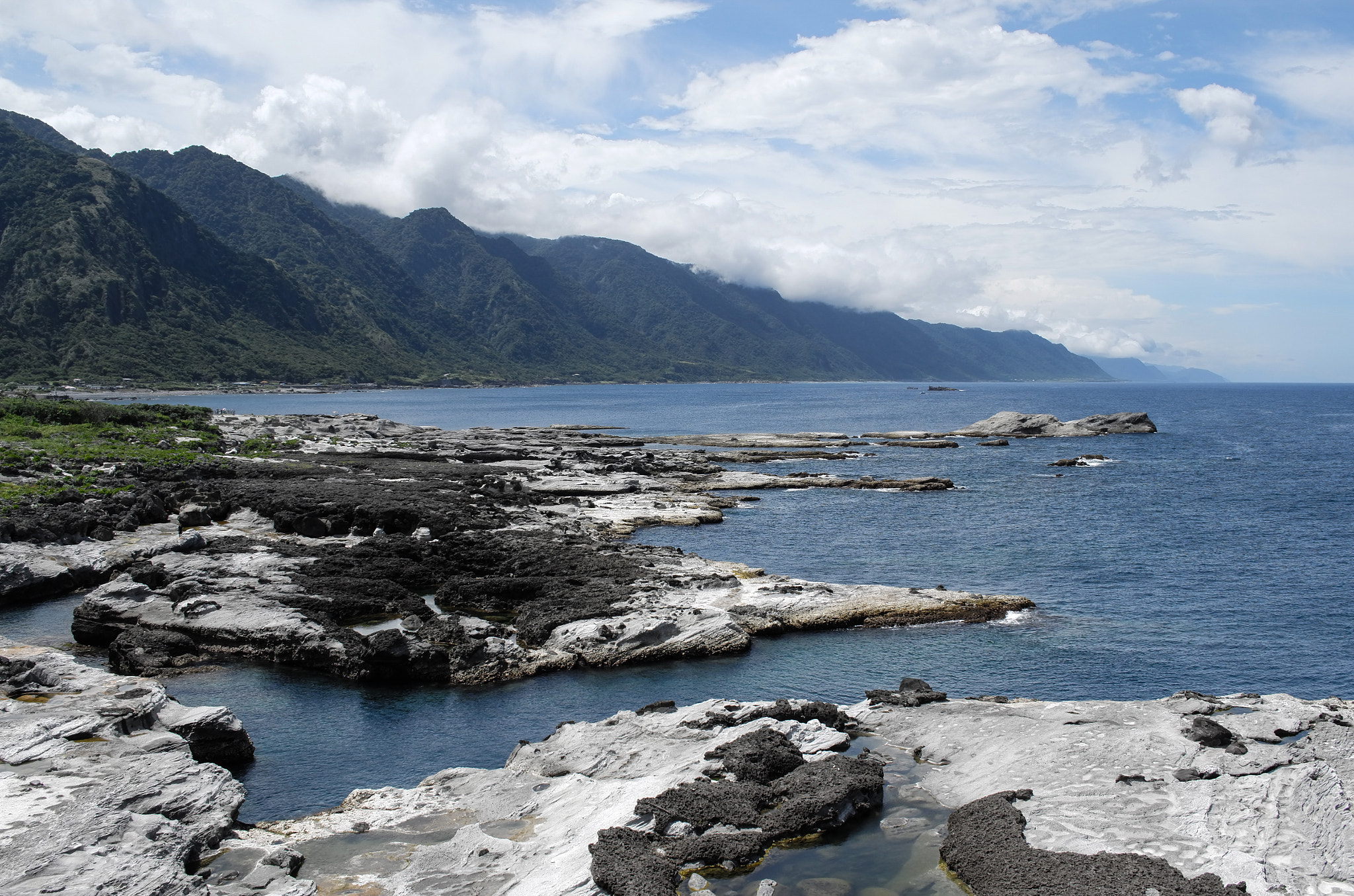Summicron T 1:2 23 ASPH. sample photo. Shitiping terraced rocks photography