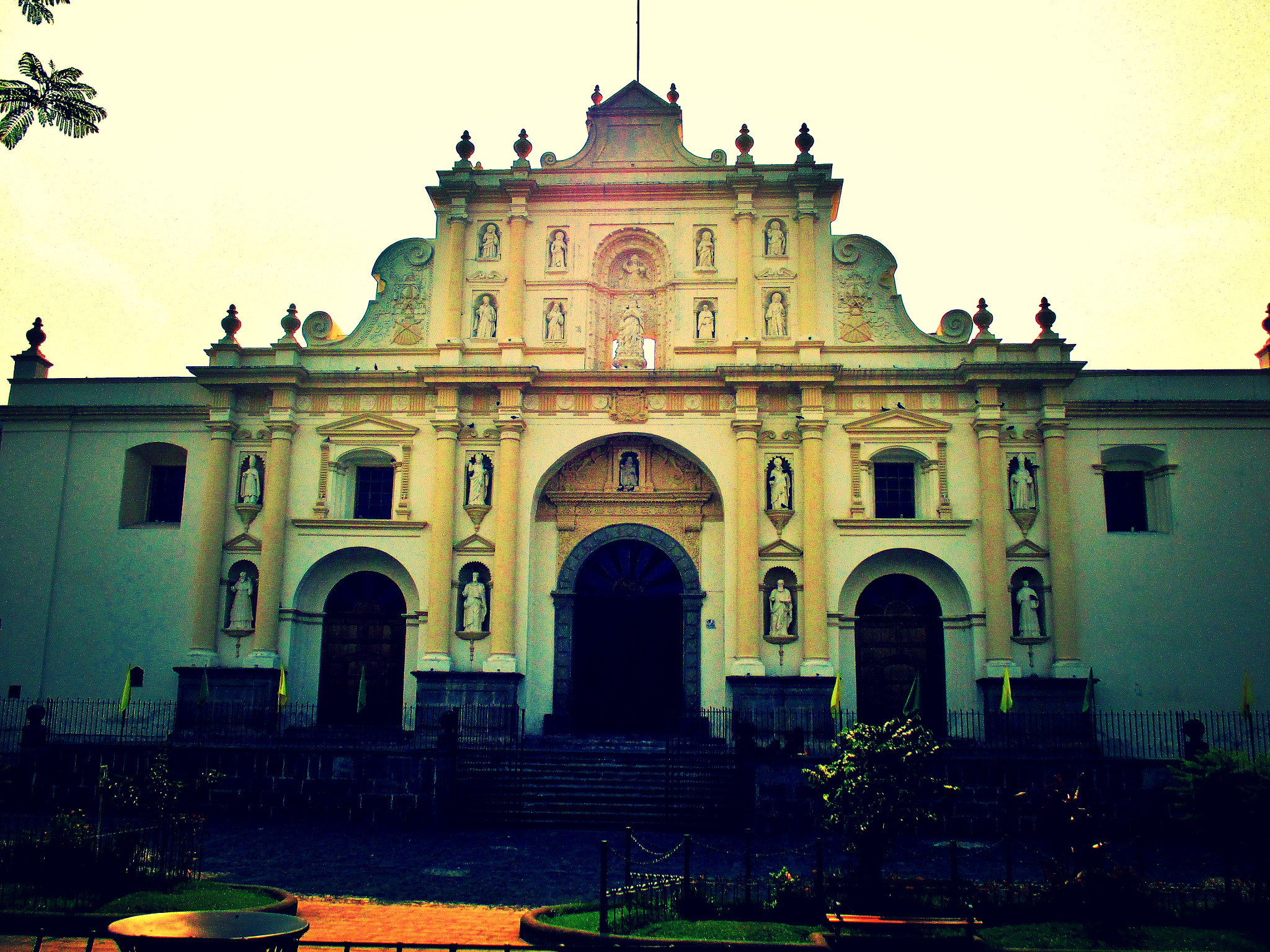 Canon PowerShot ELPH 140 IS (IXUS 150 / IXY 130) sample photo. Cathedral in antigua, guatemala. photography