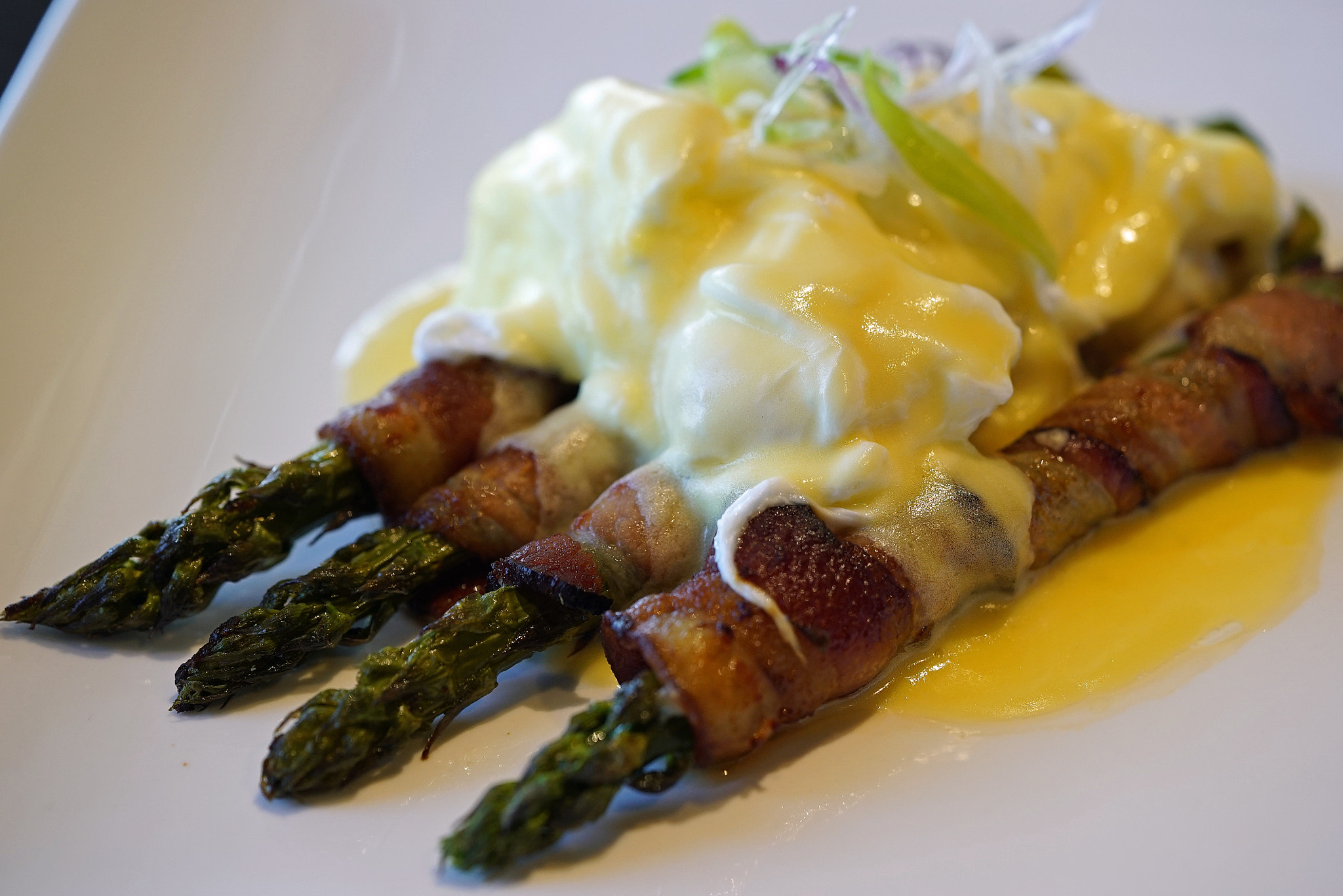 Sony a7S II + Sony FE 90mm F2.8 Macro G OSS sample photo. Omg asparagus benedict fs photography