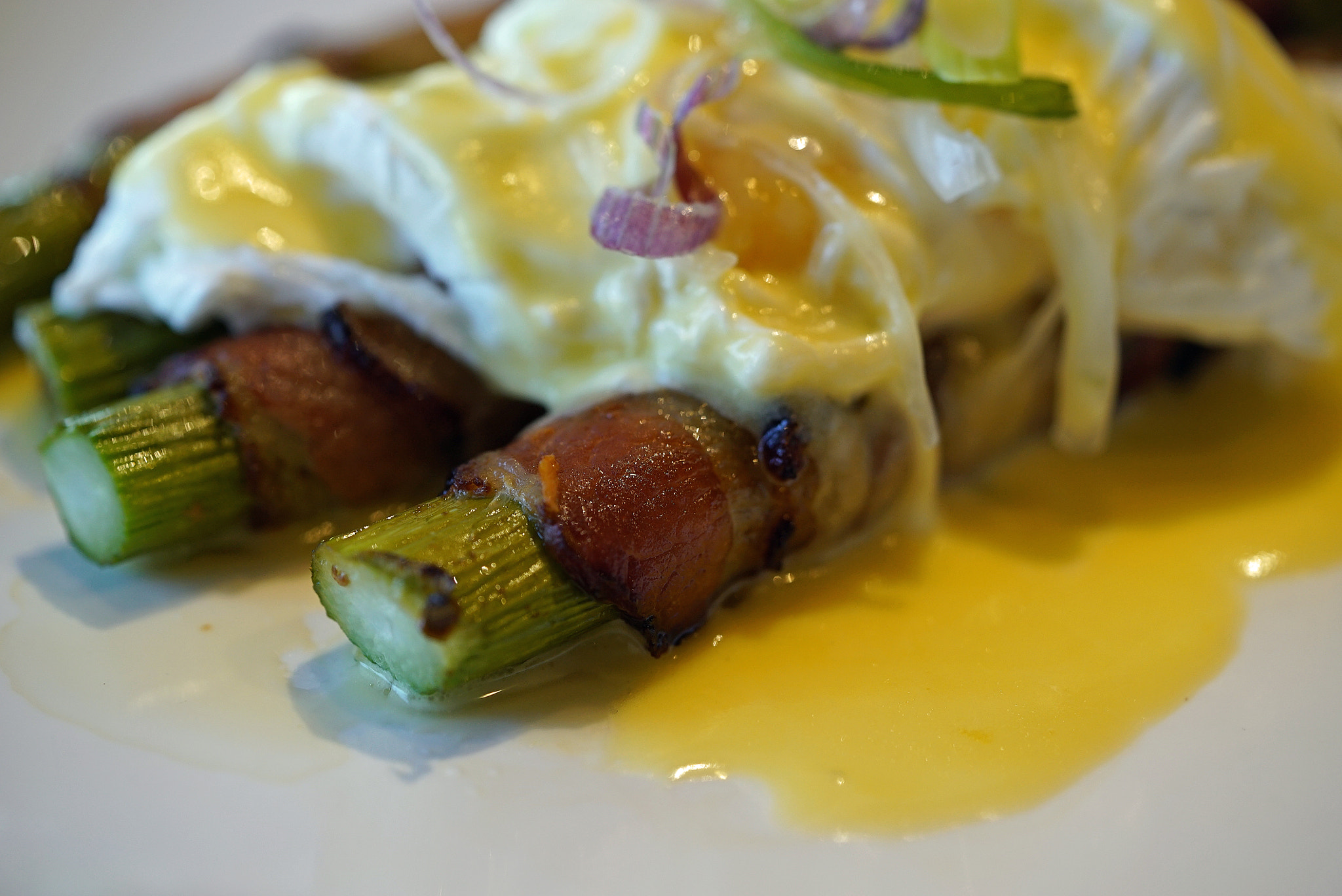 Sony a7S II + Sony FE 90mm F2.8 Macro G OSS sample photo. Omg asparagus benedict fs photography