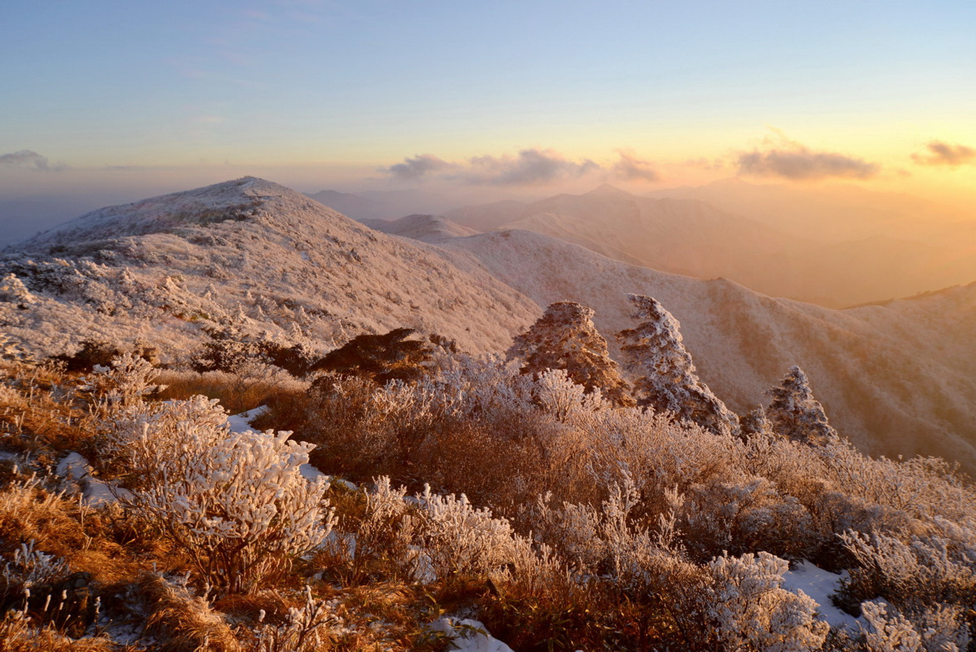 Sigma 12-24mm F4.5-5.6 EX DG Aspherical HSM sample photo. Mt. deogyu photography