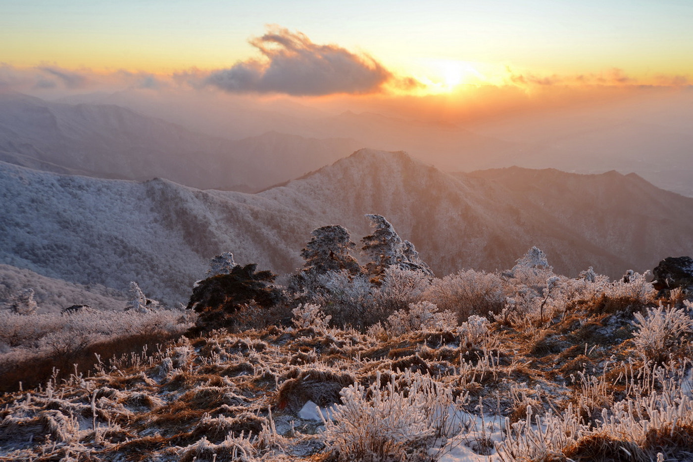 Sigma 12-24mm F4.5-5.6 EX DG Aspherical HSM sample photo. Mt. deogyu photography