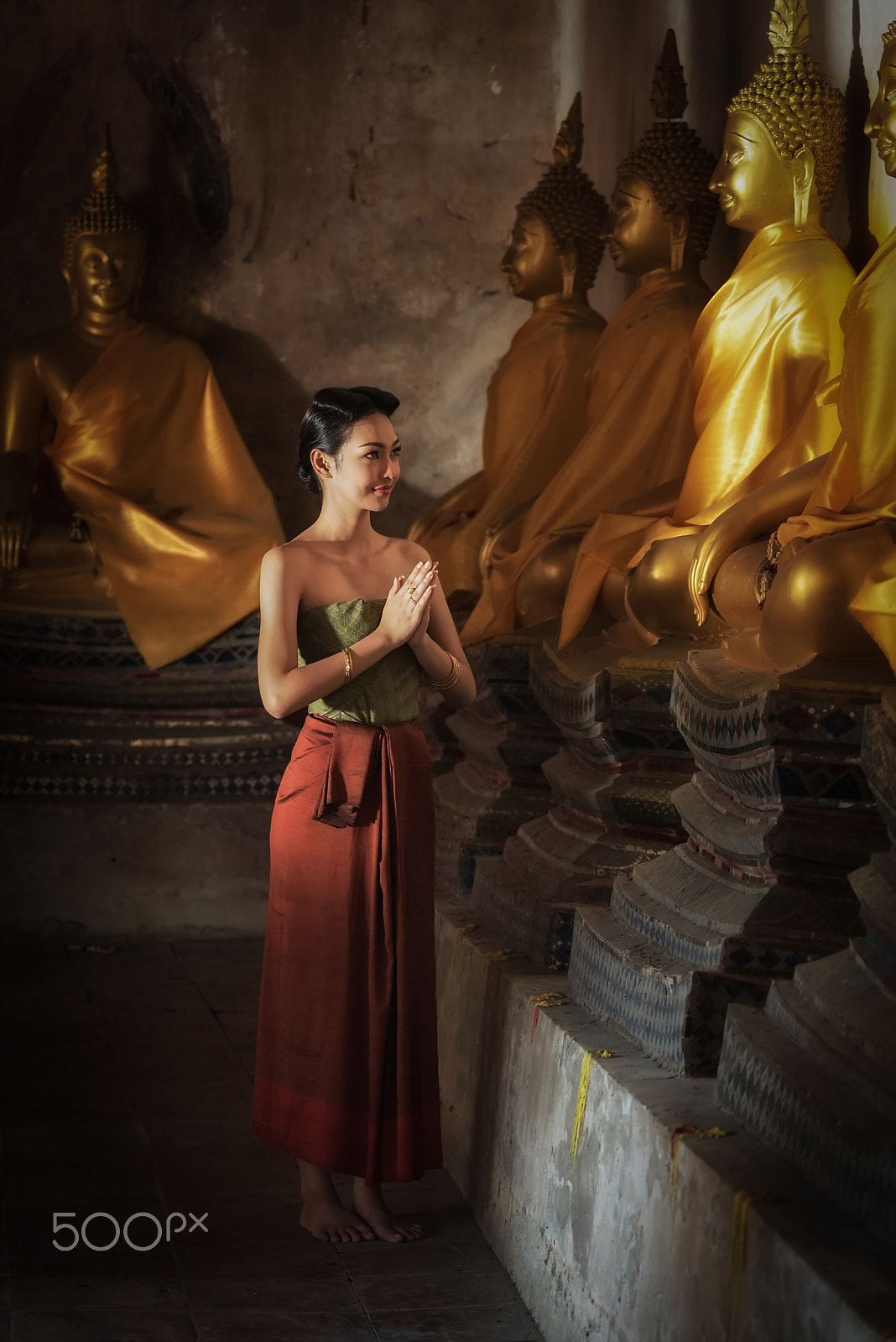 Nikon D750 + Nikon AF Nikkor 80-400mm F4.5-5.6D ED VR sample photo. Pretty thai woman posing in thai ancient dress photography