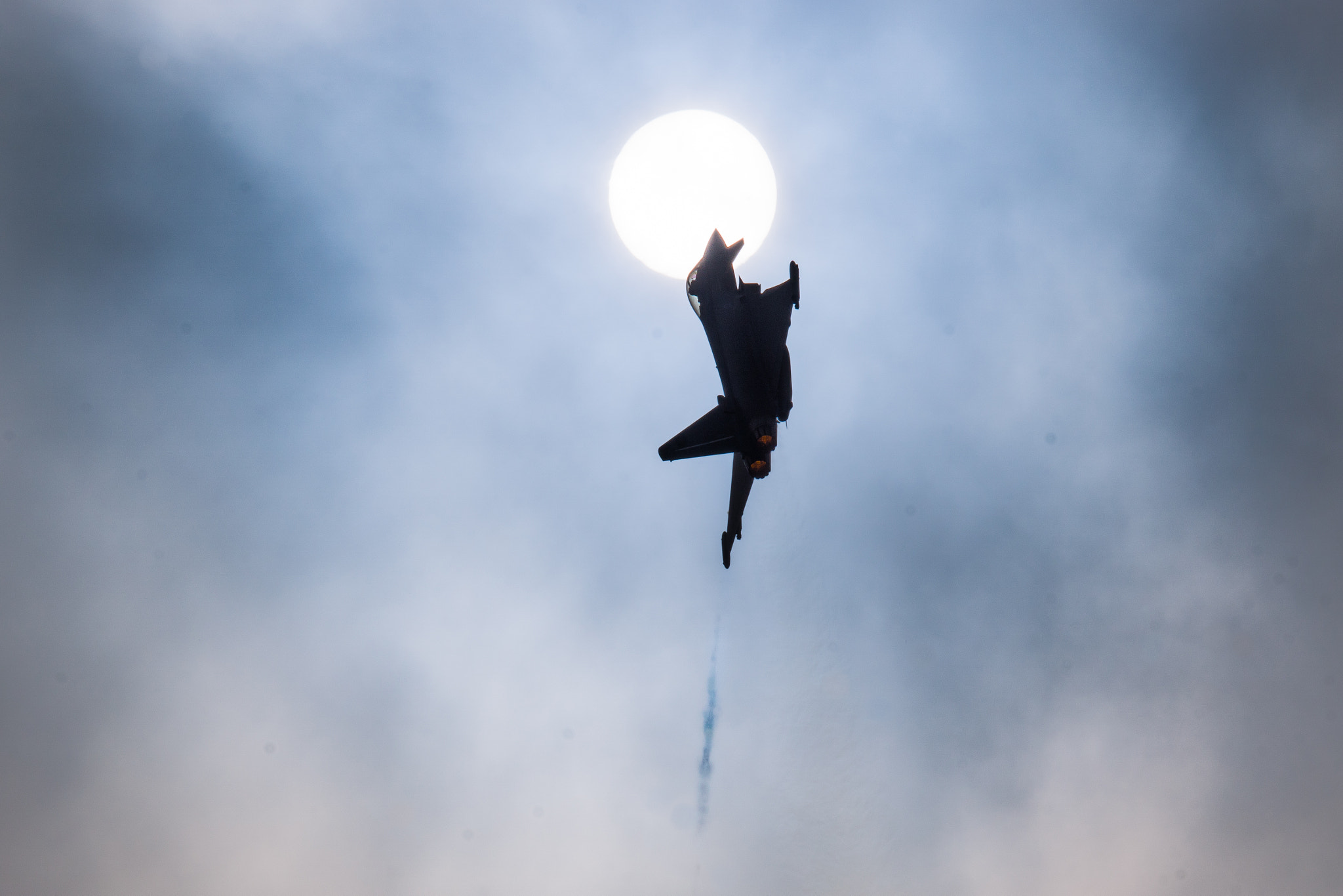 Sigma 150-500mm F5-6.3 DG OS HSM sample photo. Typhoon into the sun photography