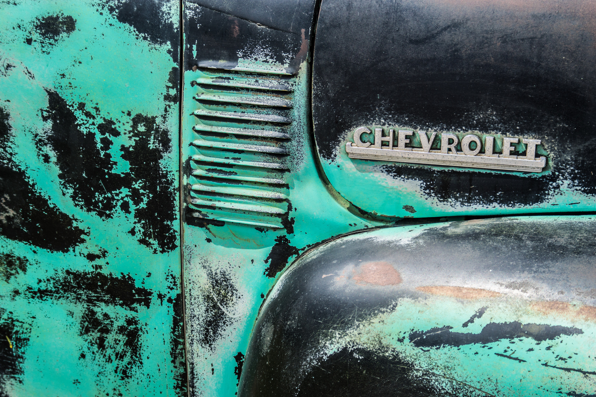 Sony ILCA-77M2 + Sigma 17-70mm F2.8-4.5 (D) sample photo. Chevvy paint photography