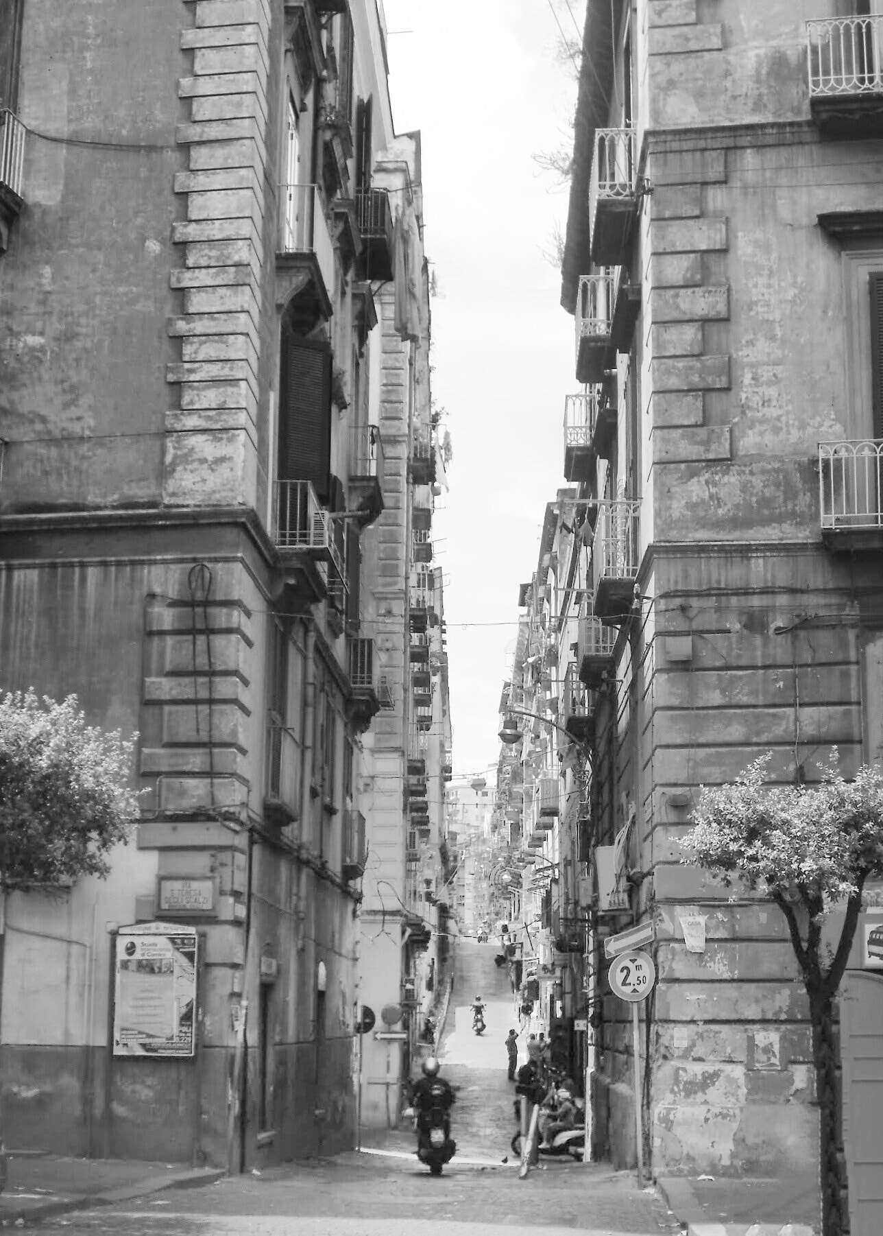 CASIO EX-Z350 sample photo. Napoli 2013 photography
