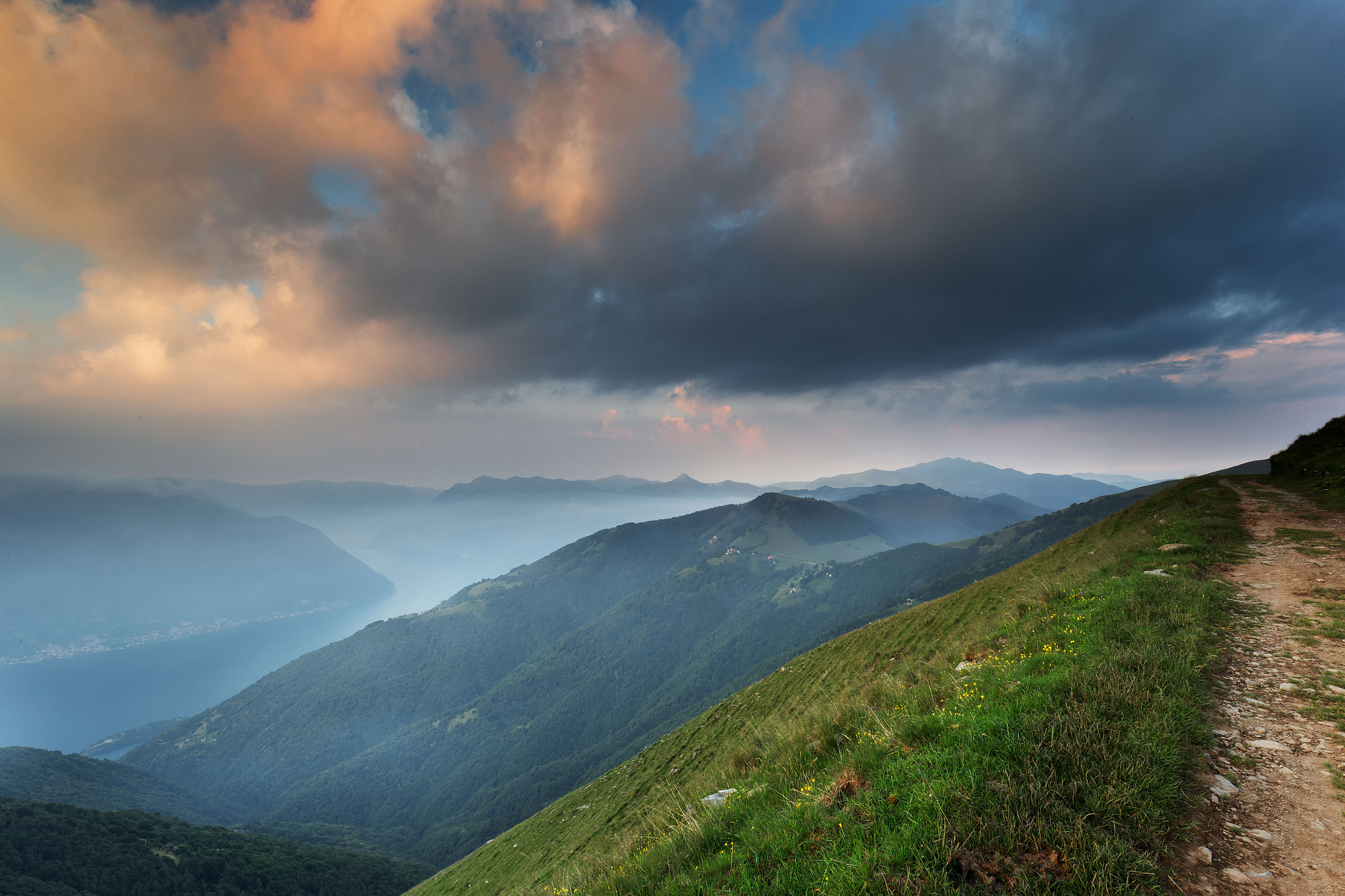 Canon EOS-1D X + Canon EF 16-35mm F4L IS USM sample photo. Monti di tremezzo photography