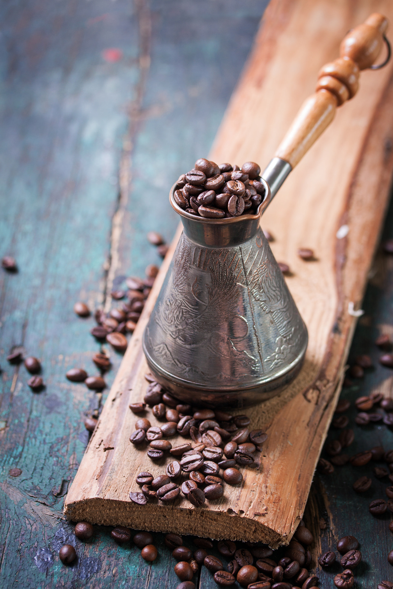 Canon EF-S 60mm F2.8 Macro USM sample photo. Roasted coffee beans in a cooper turk on a vintage background, copy space photography