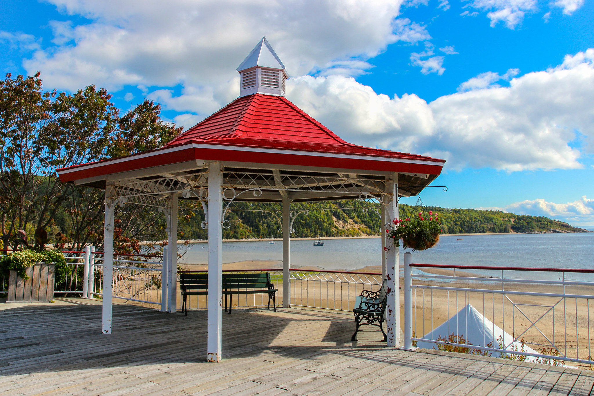 Sigma 17-50mm f/2.8 OS HSM sample photo. Tadoussac photography