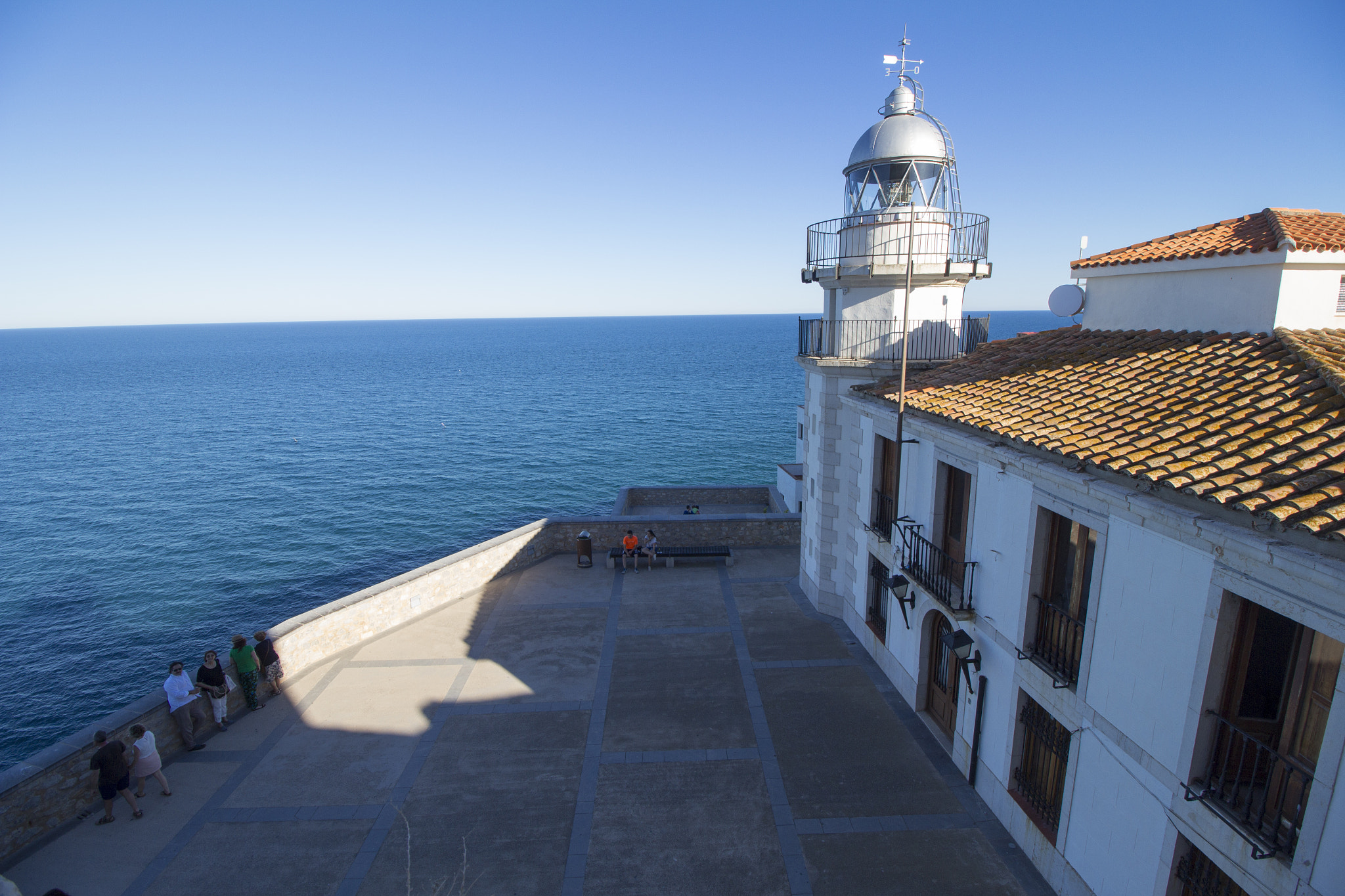 Canon EOS 700D (EOS Rebel T5i / EOS Kiss X7i) + Canon EF-S 10-18mm F4.5–5.6 IS STM sample photo. Peñíscola lighthouse photography