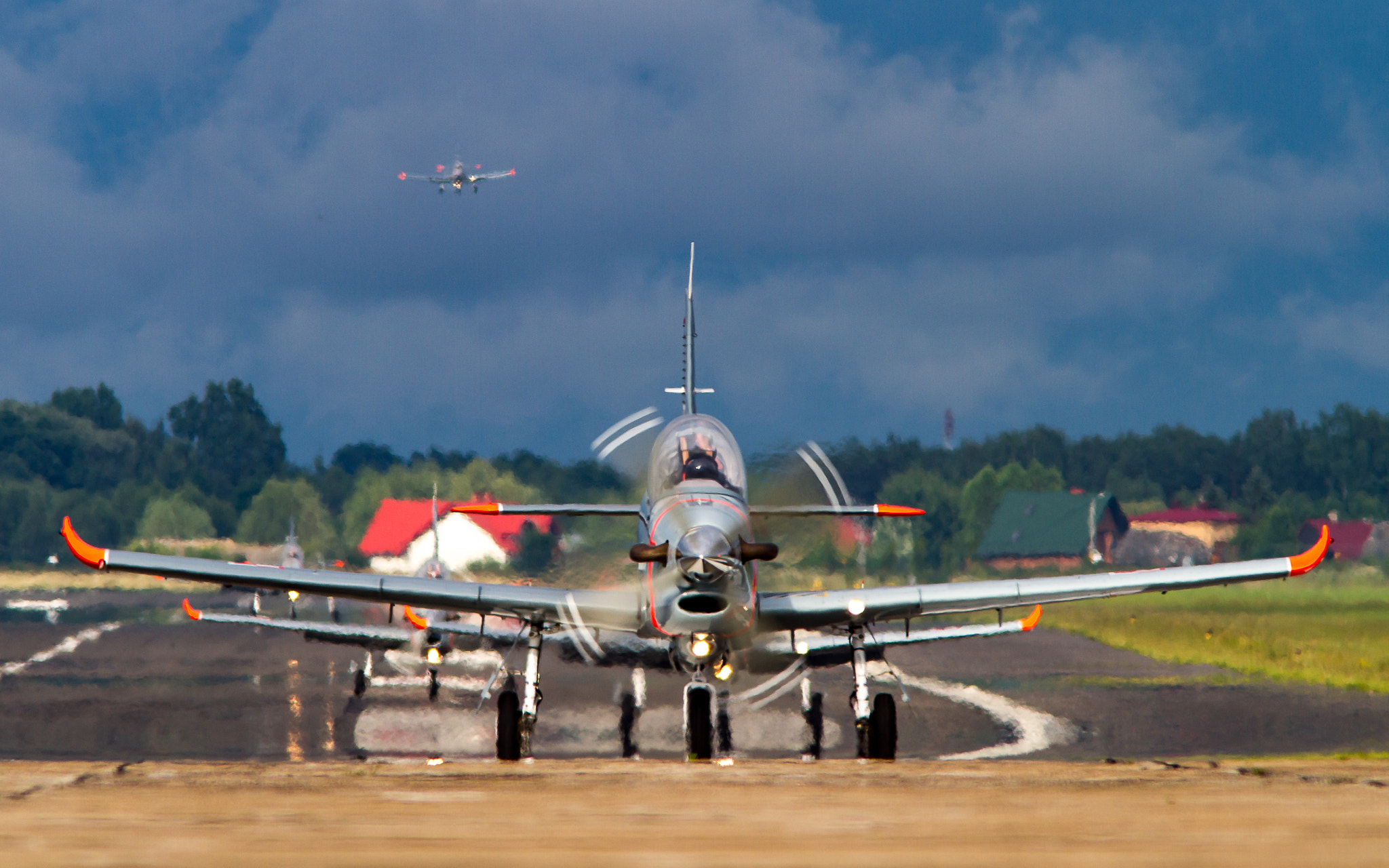 Canon EF 300mm F4L IS USM sample photo. Landing line photography