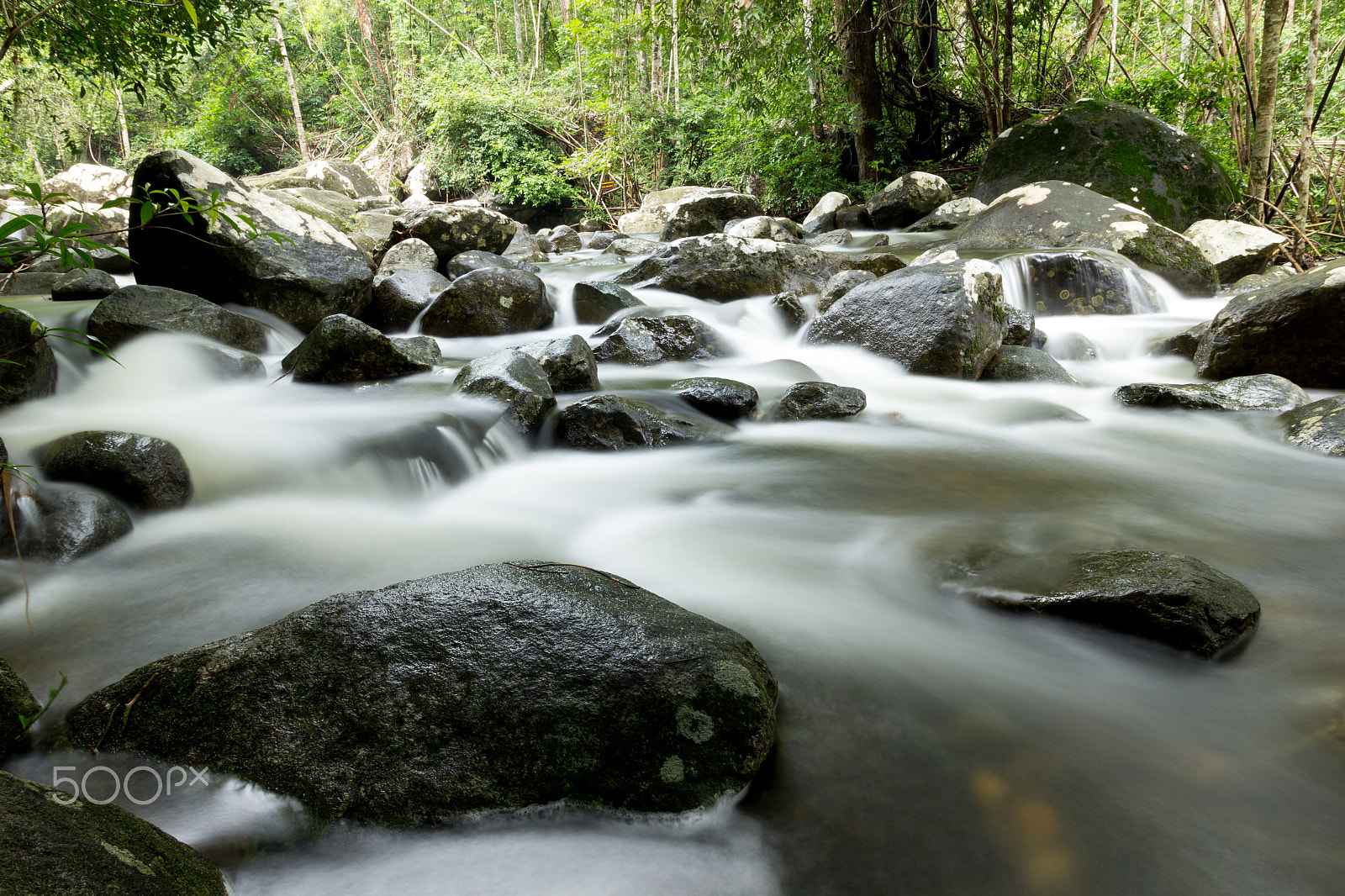 Canon EOS 60D + Canon EF-S 10-18mm F4.5–5.6 IS STM sample photo. Khao chamao khao wong waterfall in rayong photography