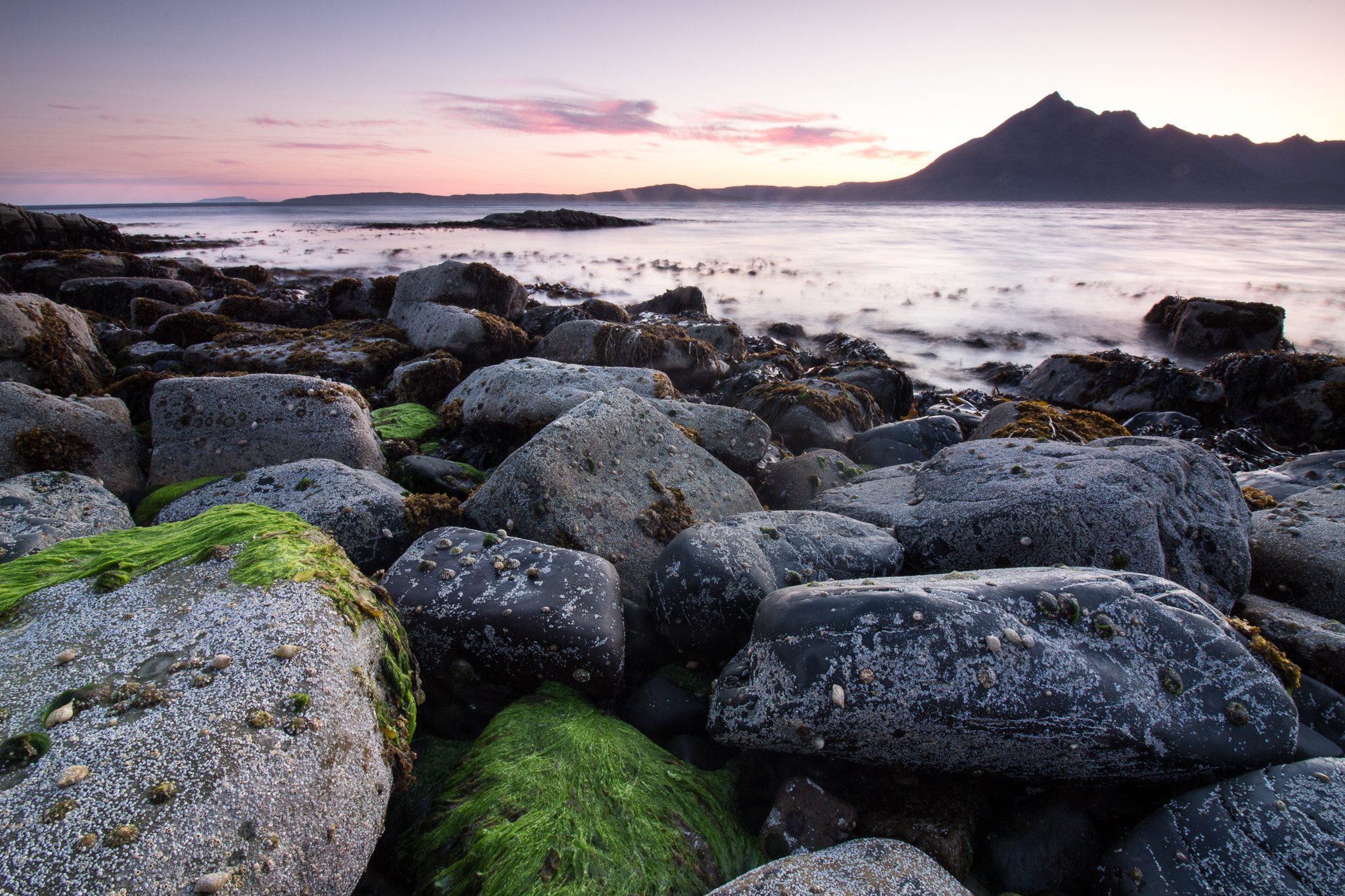 Canon EOS 100D (EOS Rebel SL1 / EOS Kiss X7) + Canon EF-S 10-18mm F4.5–5.6 IS STM sample photo. Elgol - isle of skye photography