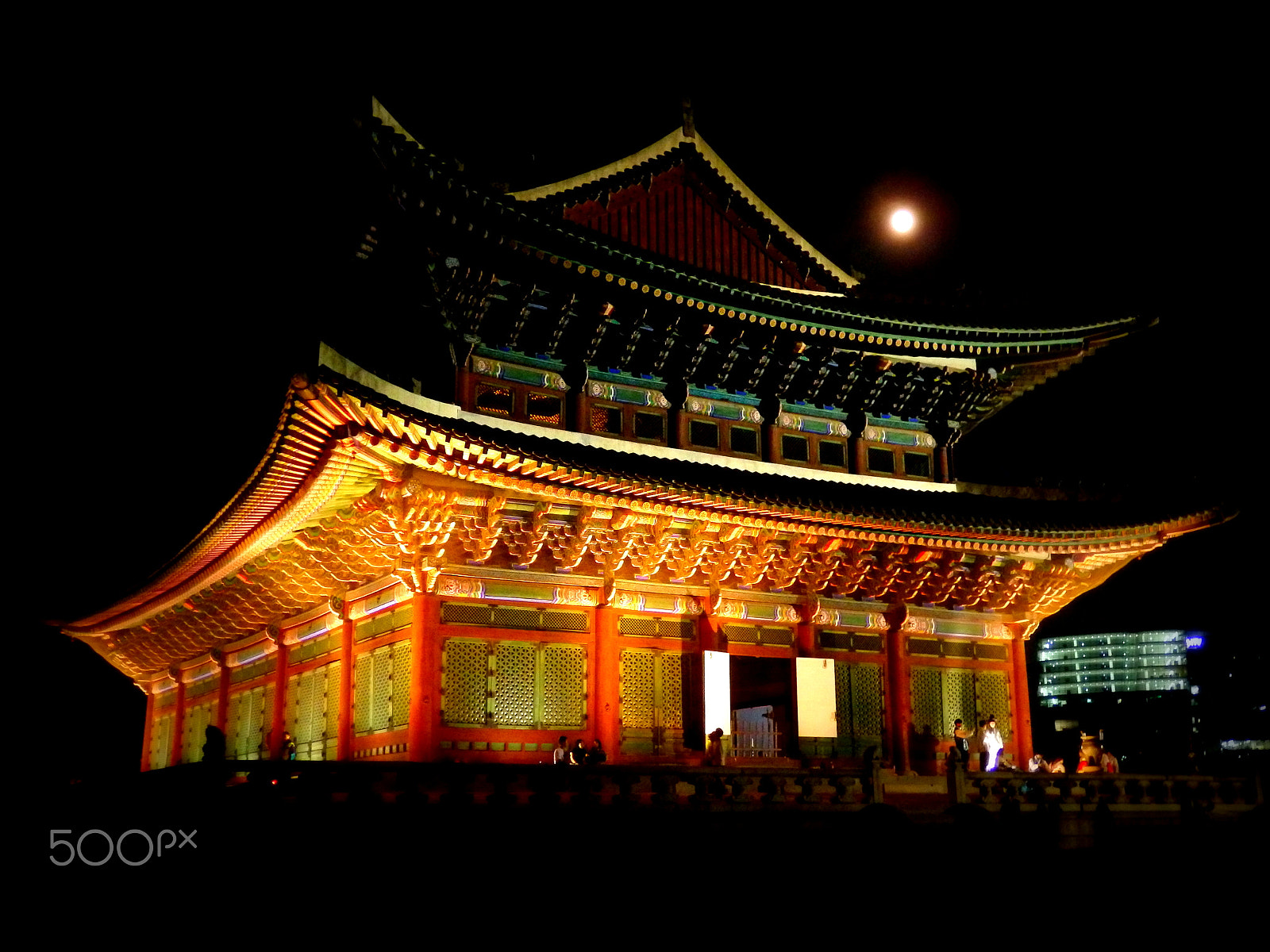 Olympus SZ-16,DZ-105 sample photo. Gyeongbokgung palace underneath the full moon photography